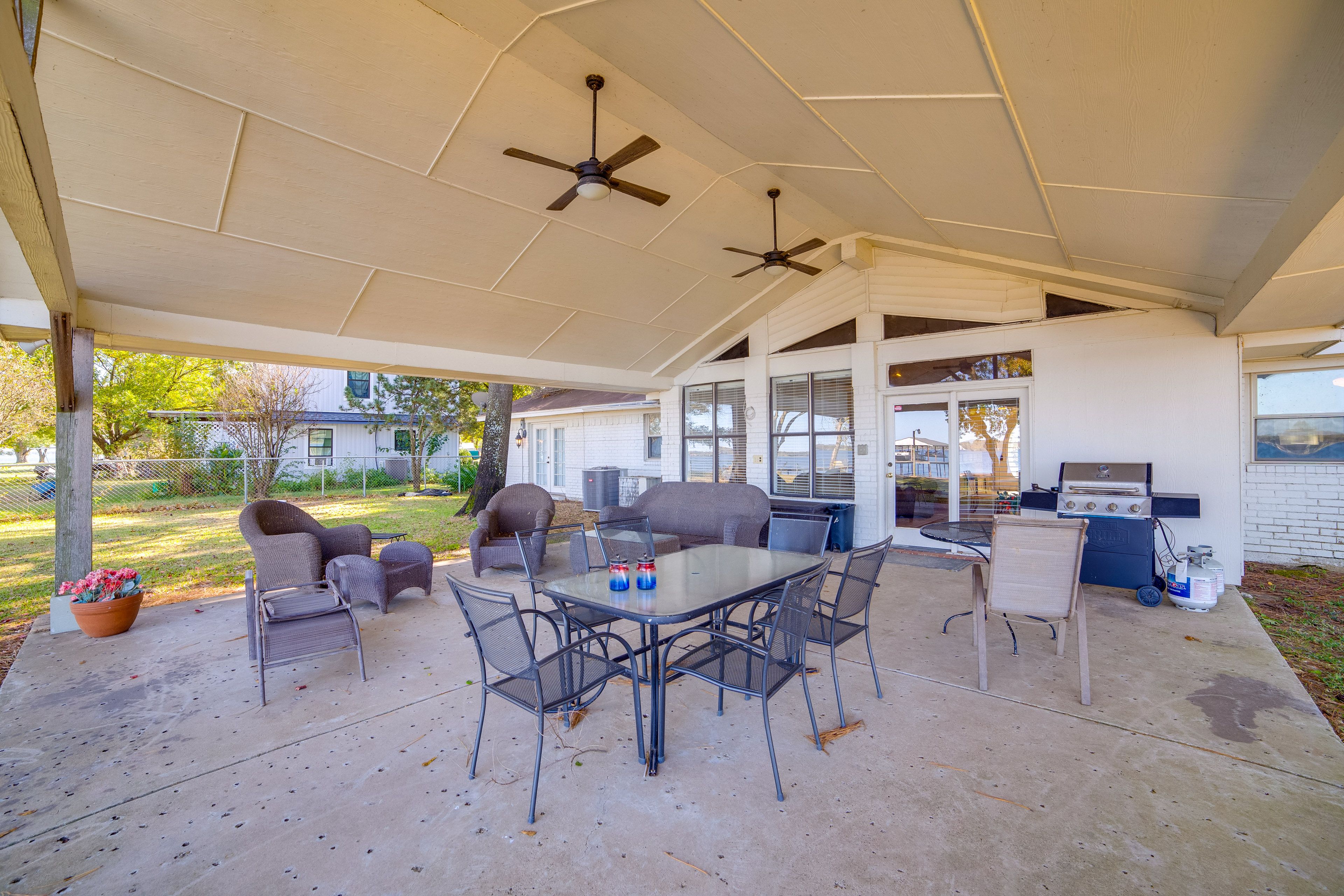 Covered Patio | Gas Grill