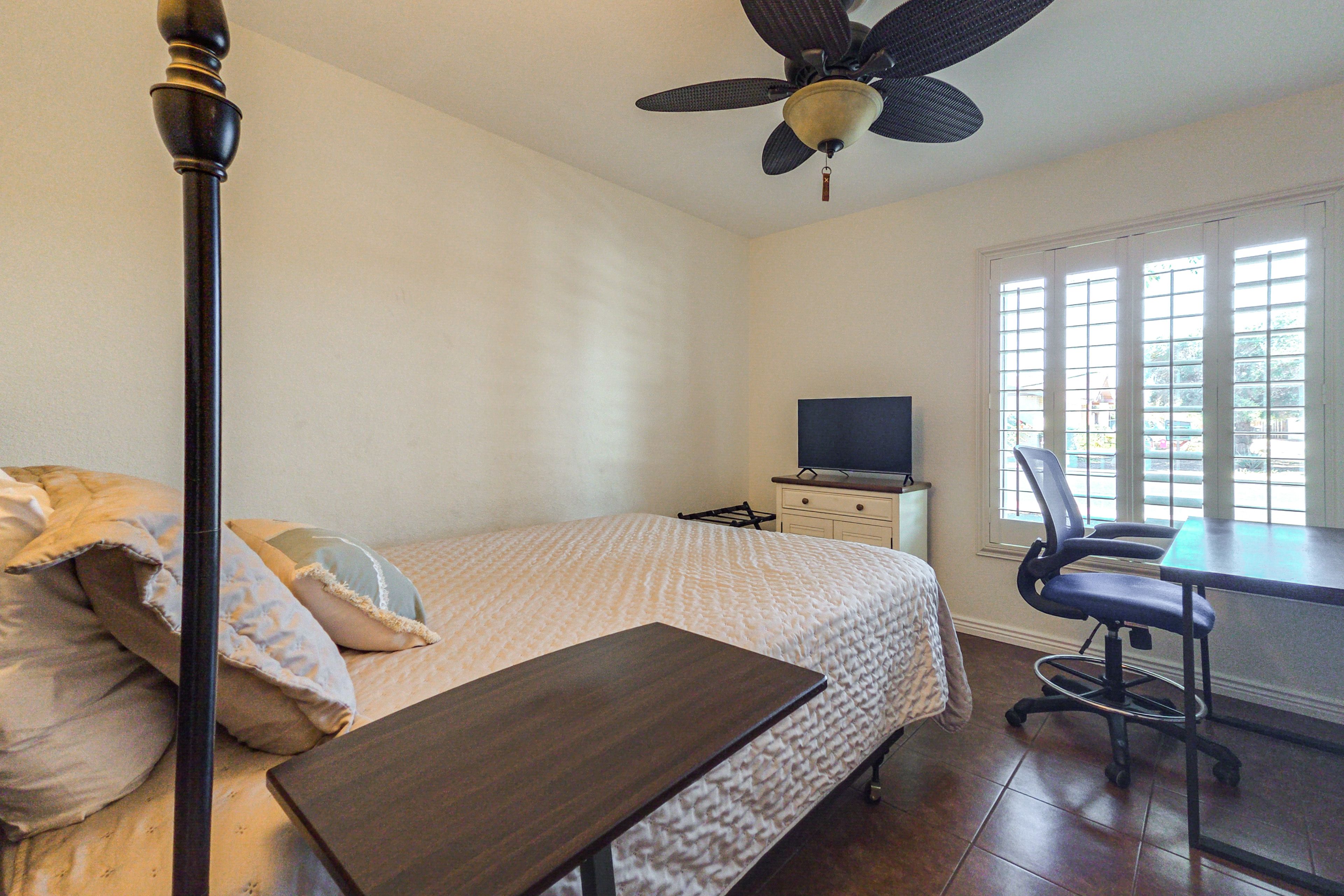 Bedroom 2 | Queen Bed