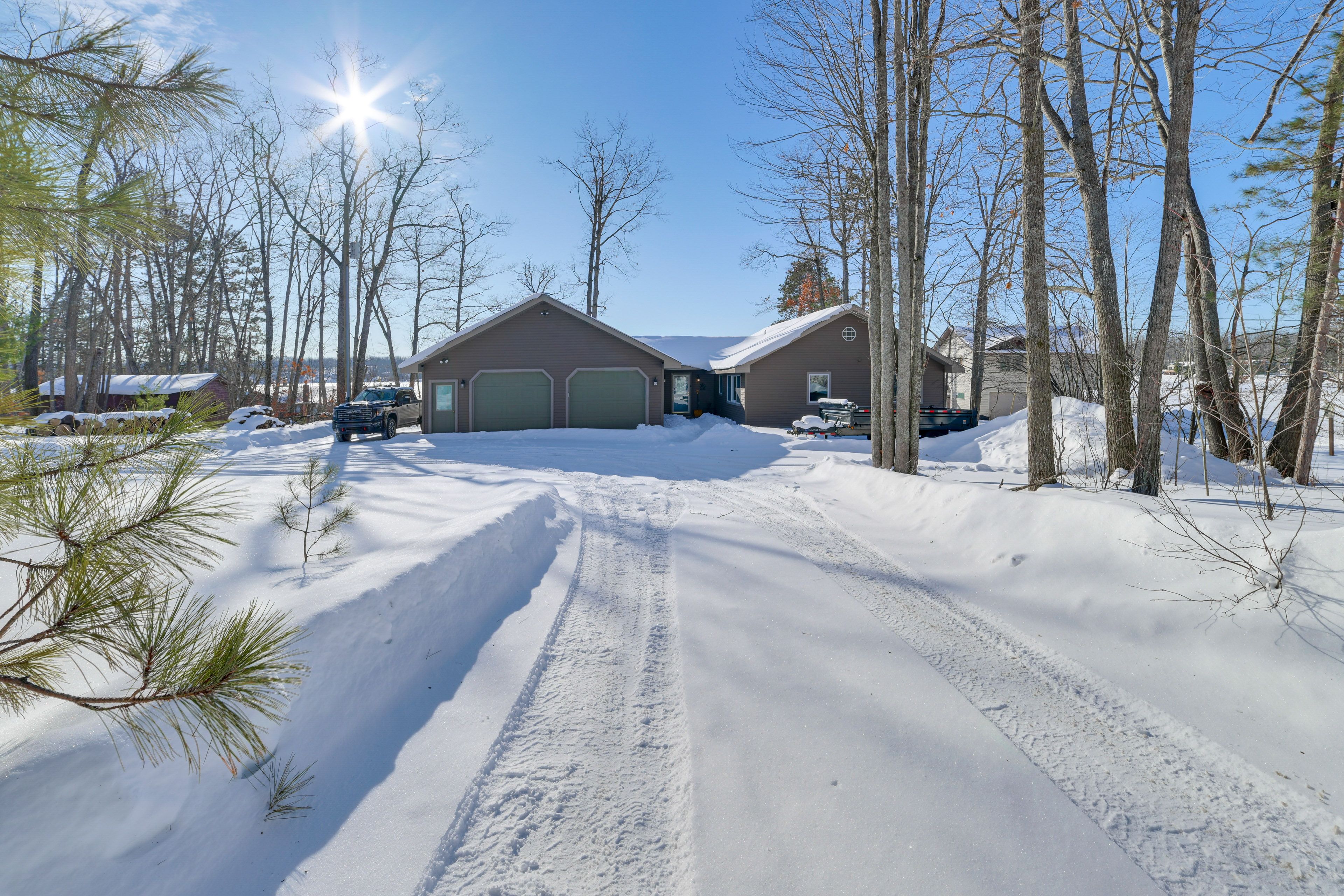 Driveway Parking | 5 Vehicles