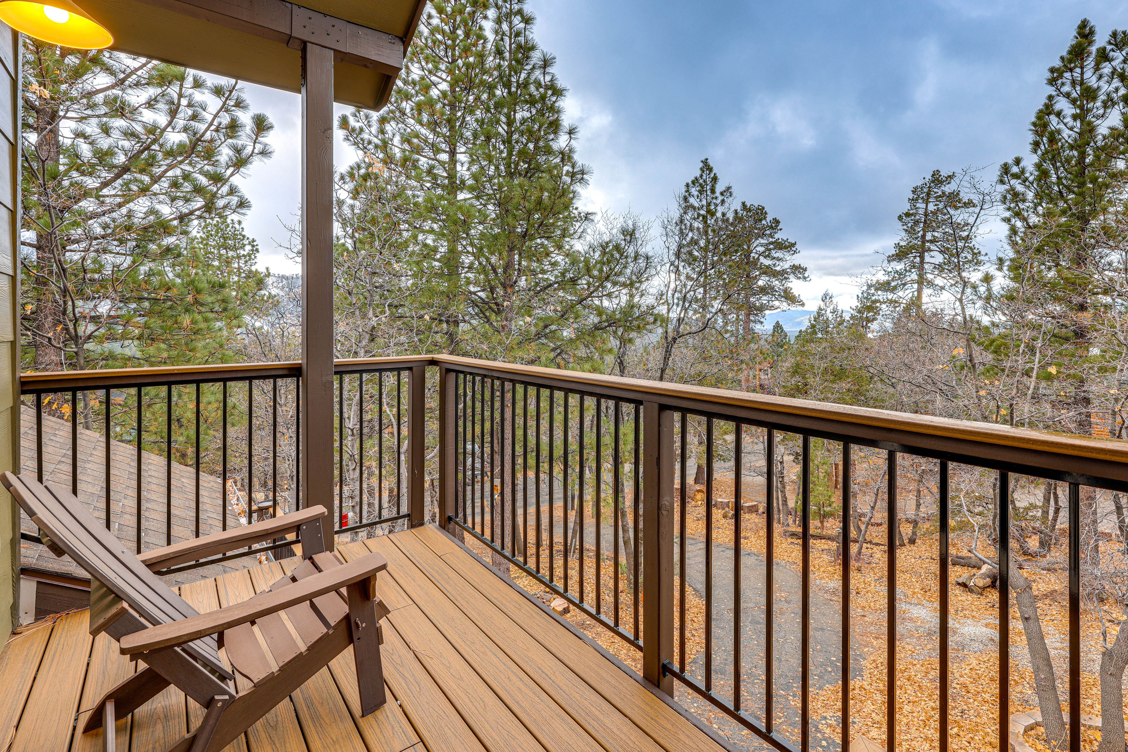 Ample Outdoor Seating | Mountain & Sunset Views