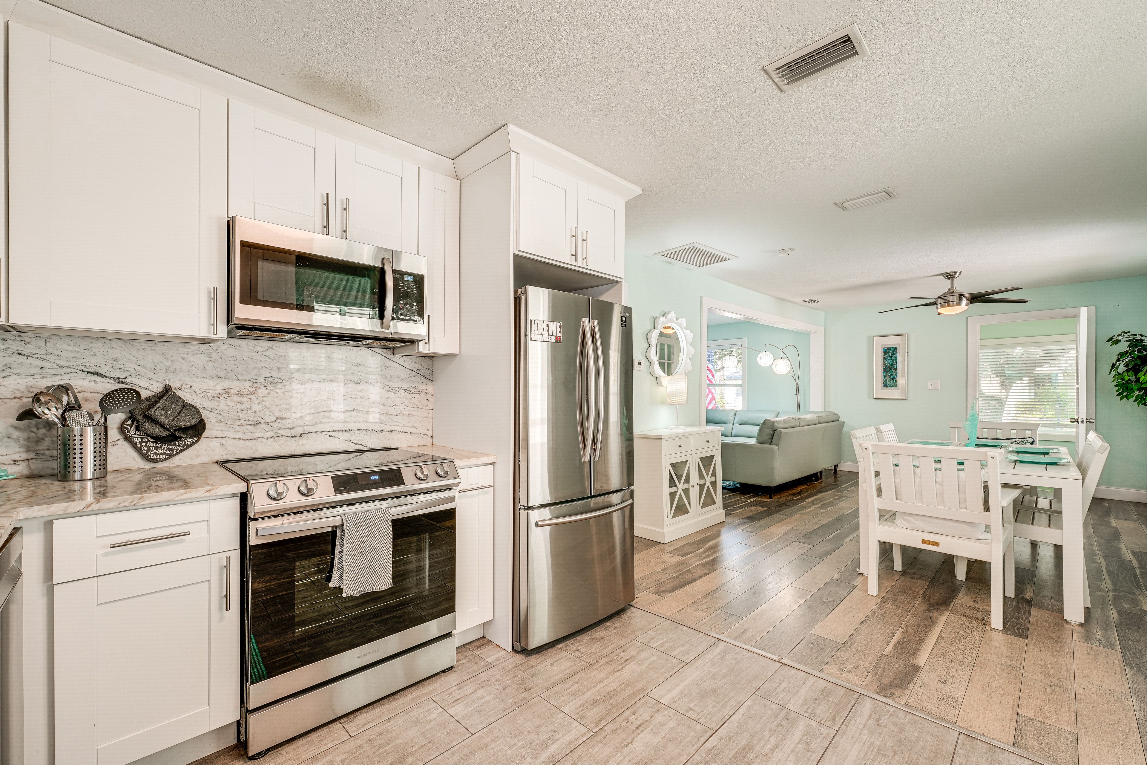 Kitchen | Keurig Coffee Maker | Dishwasher | Cooking Basics