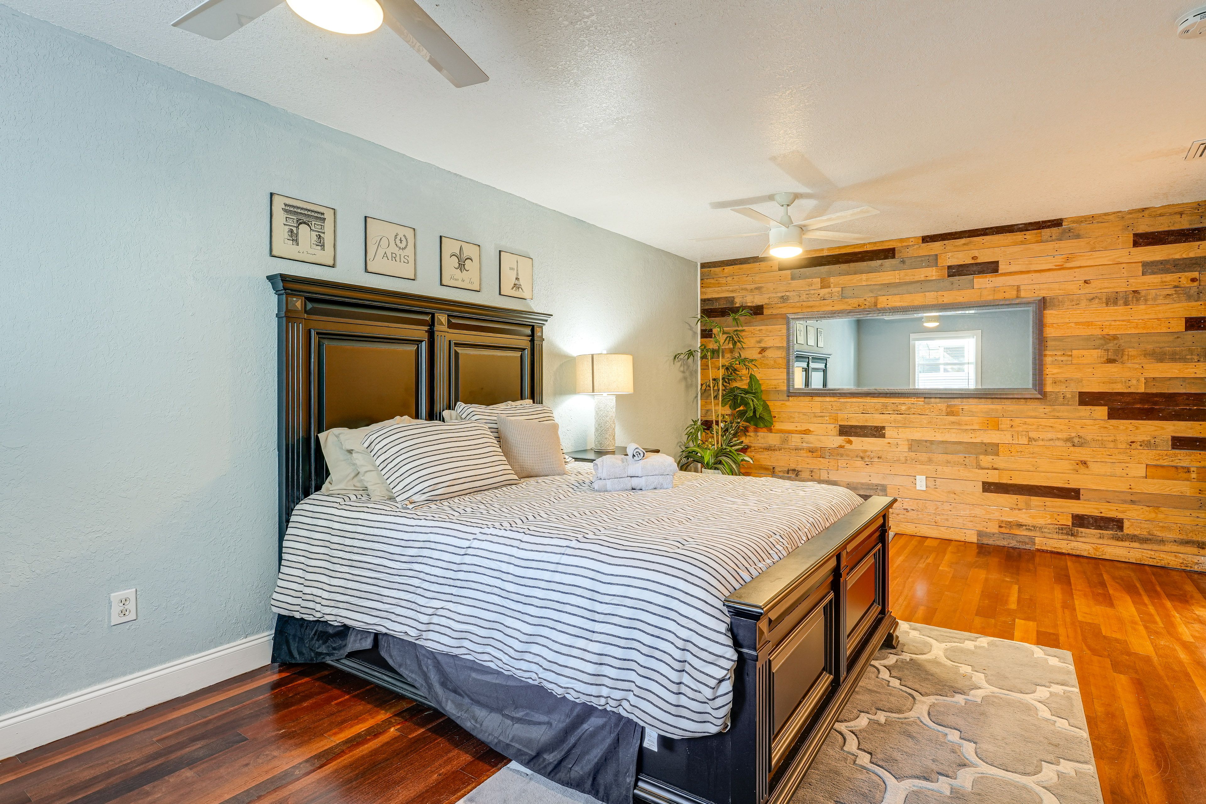 Bedroom 3 | Queen Bed