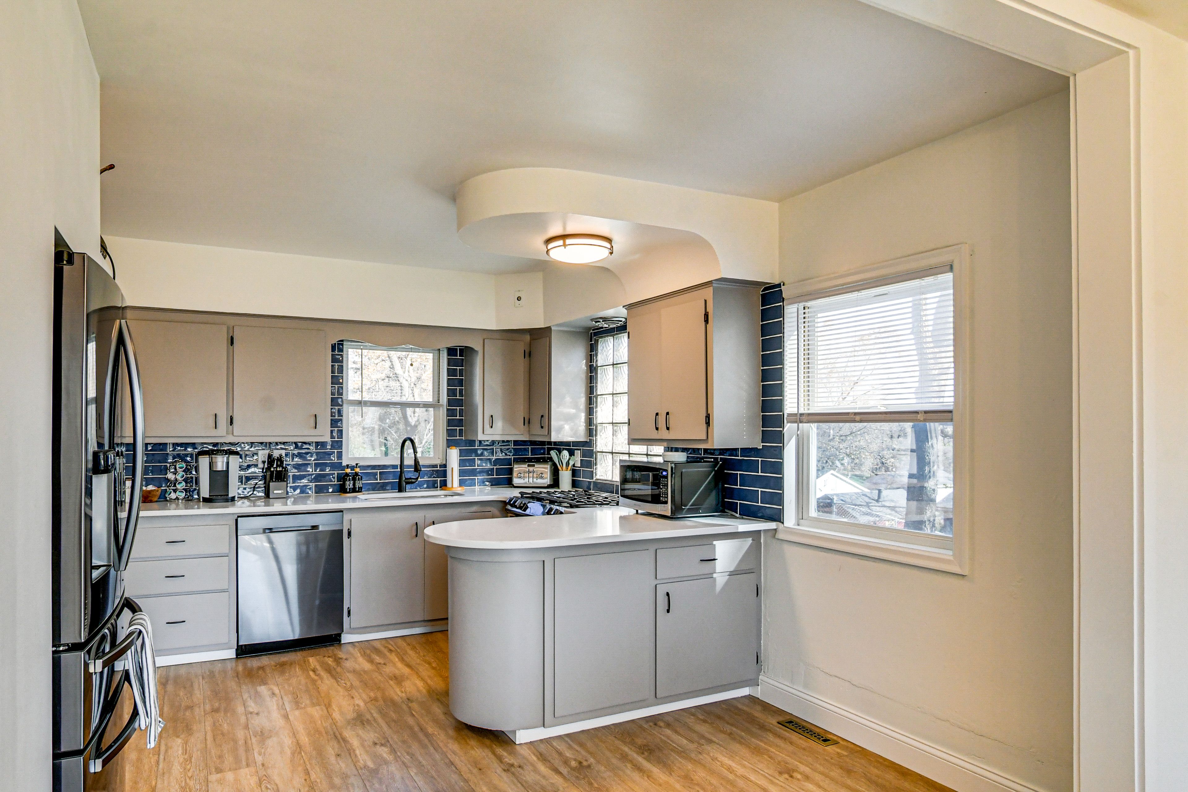 Kitchen | Stove/Oven | Toaster | 1st Floor