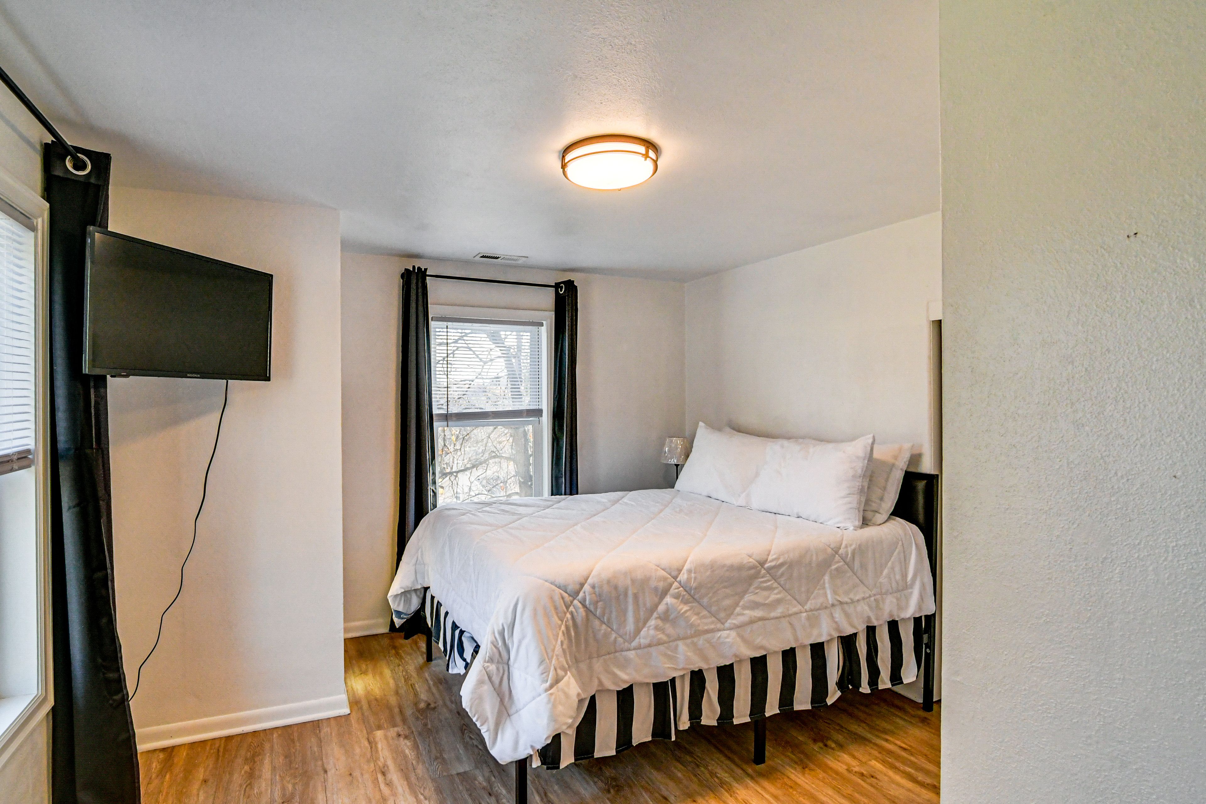 Bedroom 2 | Queen Bed | 2nd Floor