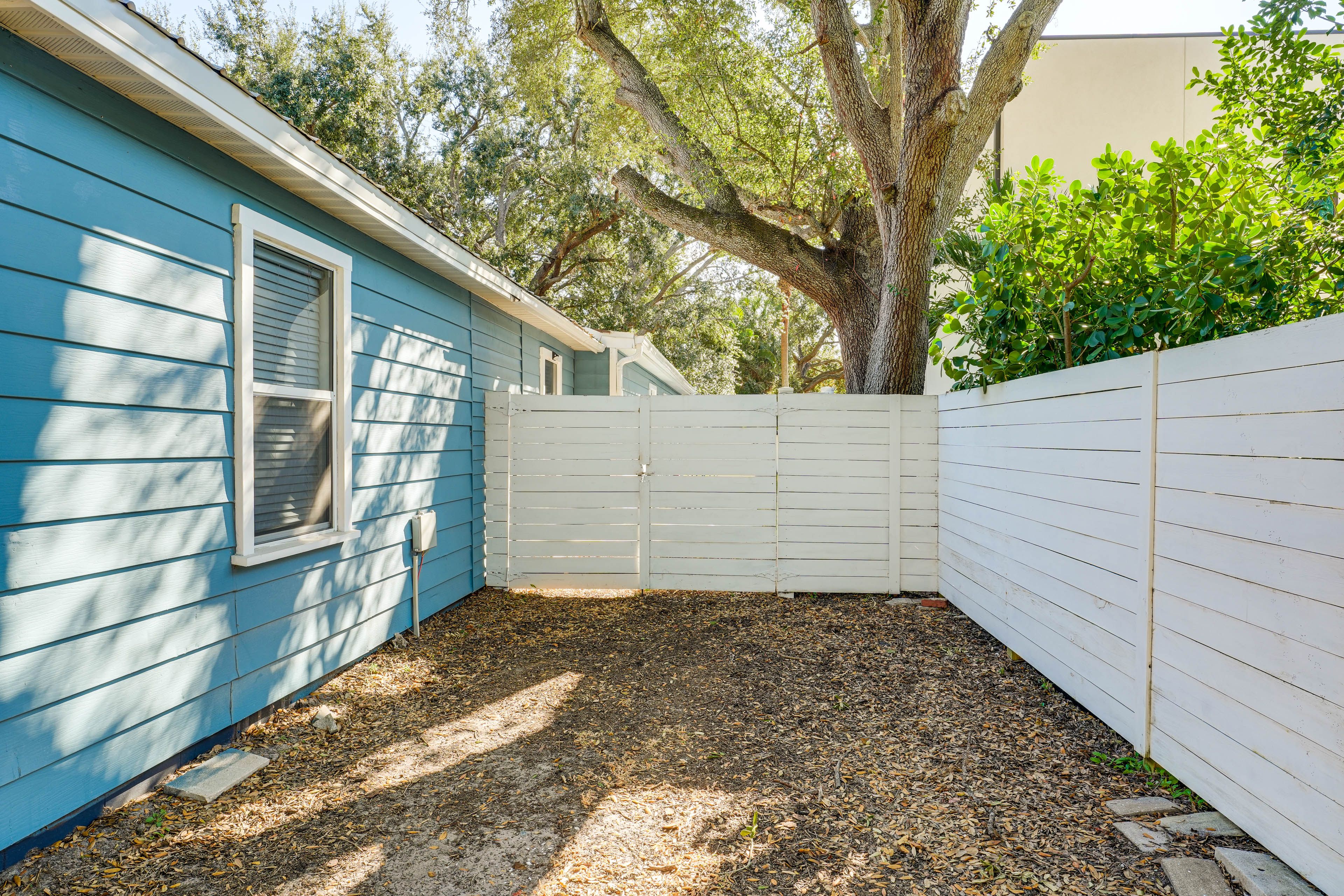 Parking | Shared Driveway (1 Vehicle)