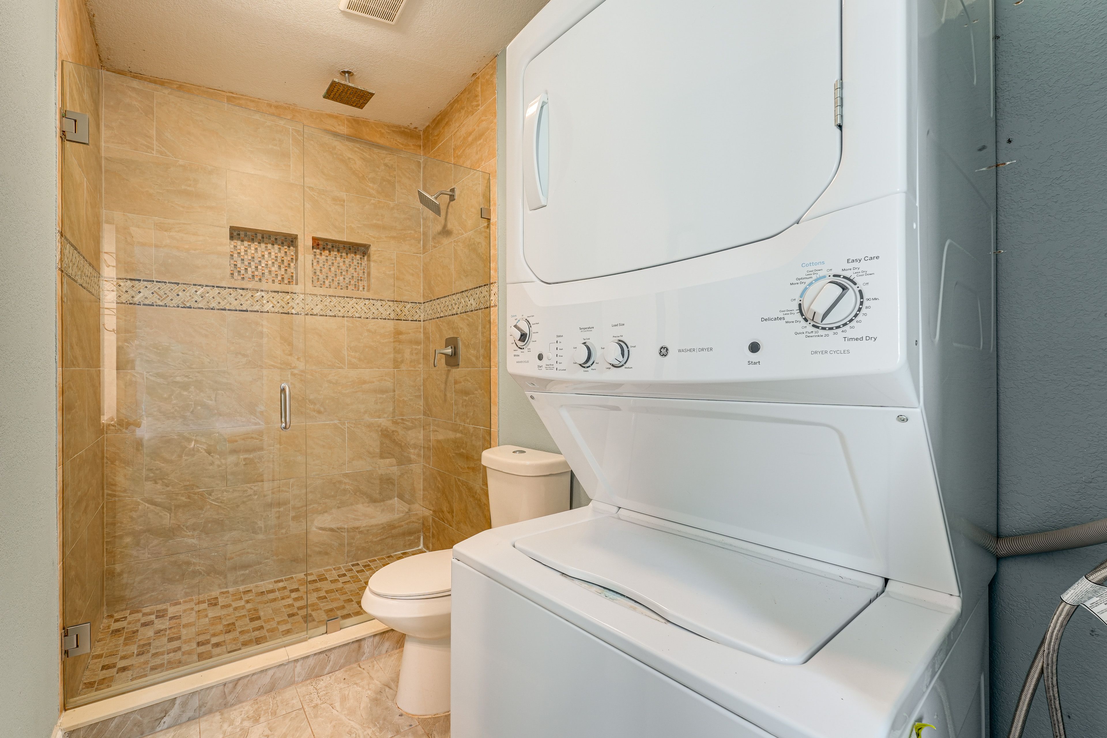 Full Bathroom | Washer & Dryer