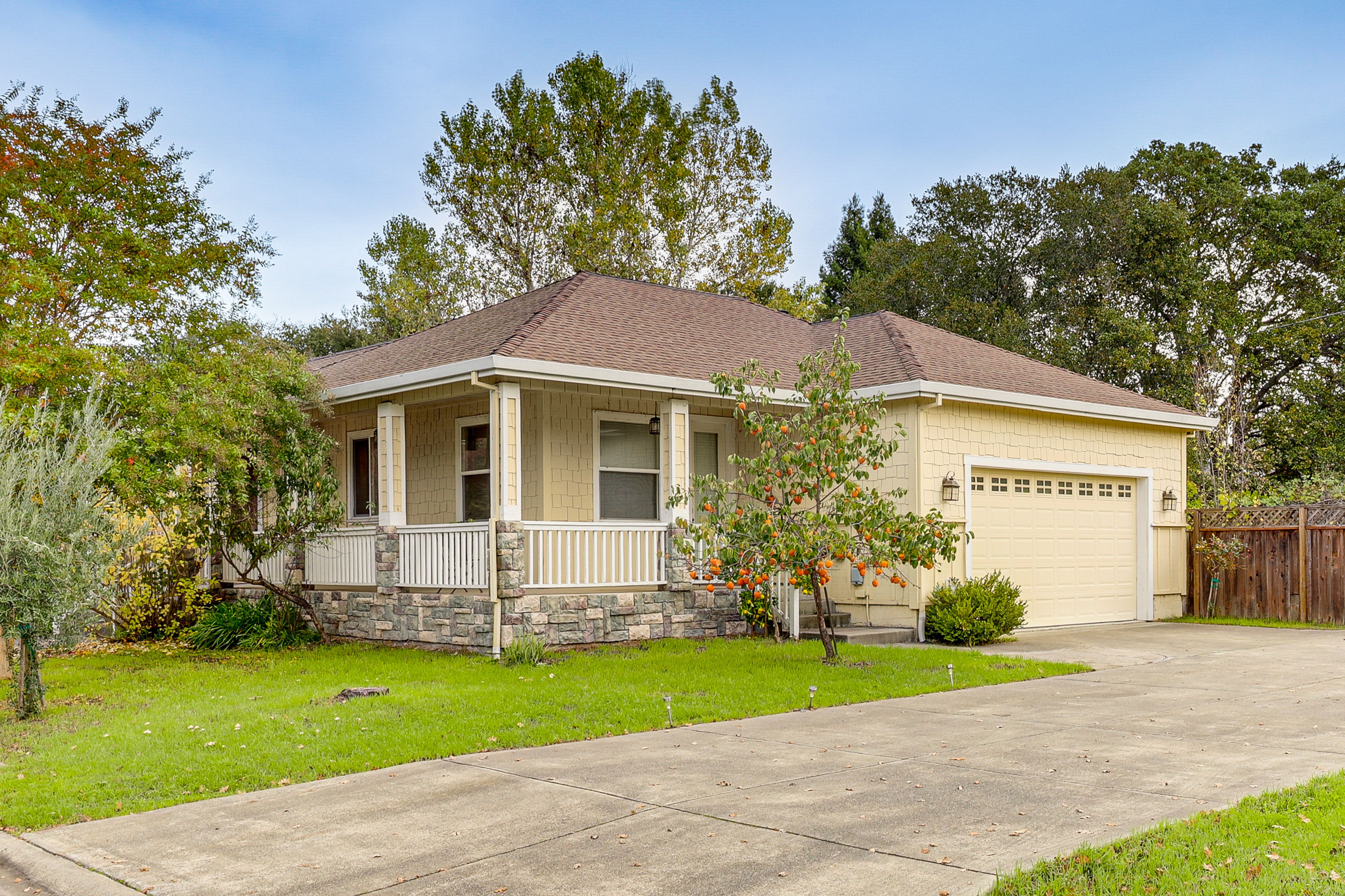 Parking | Driveway (3 Vehicles)