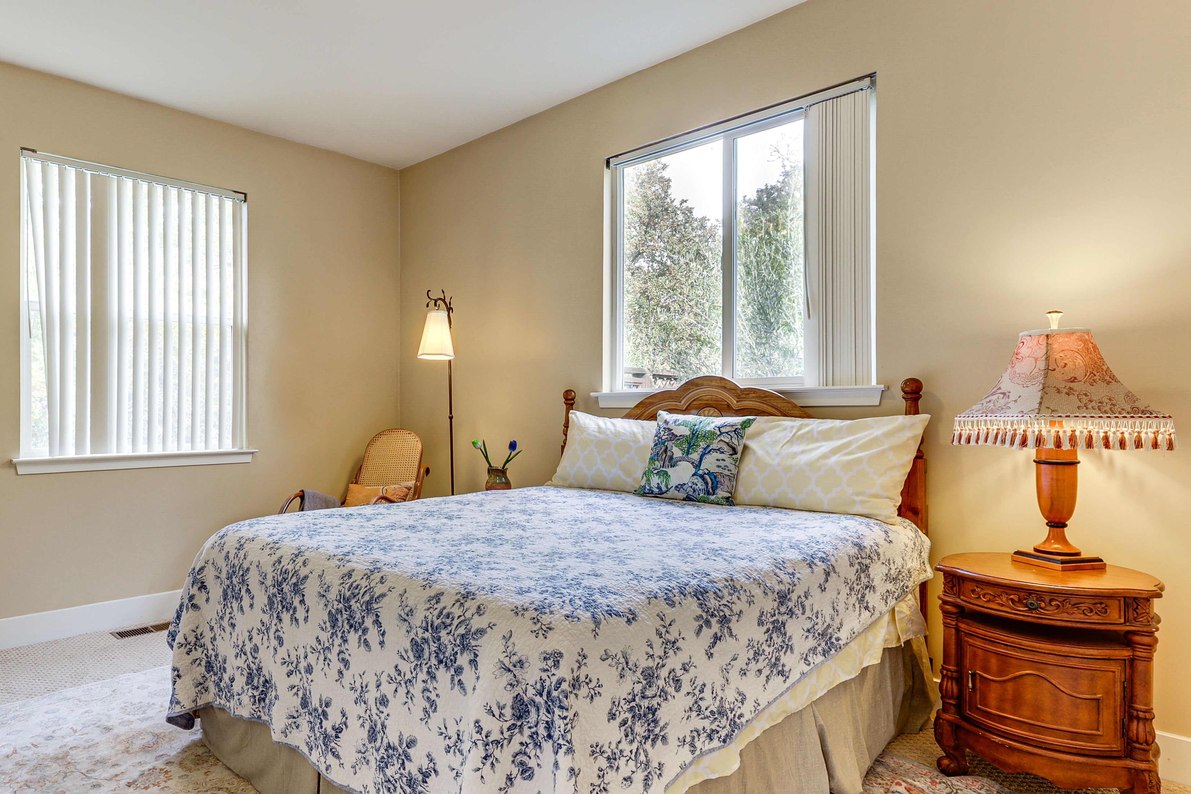 Bedroom 1 | King Bed | Linens