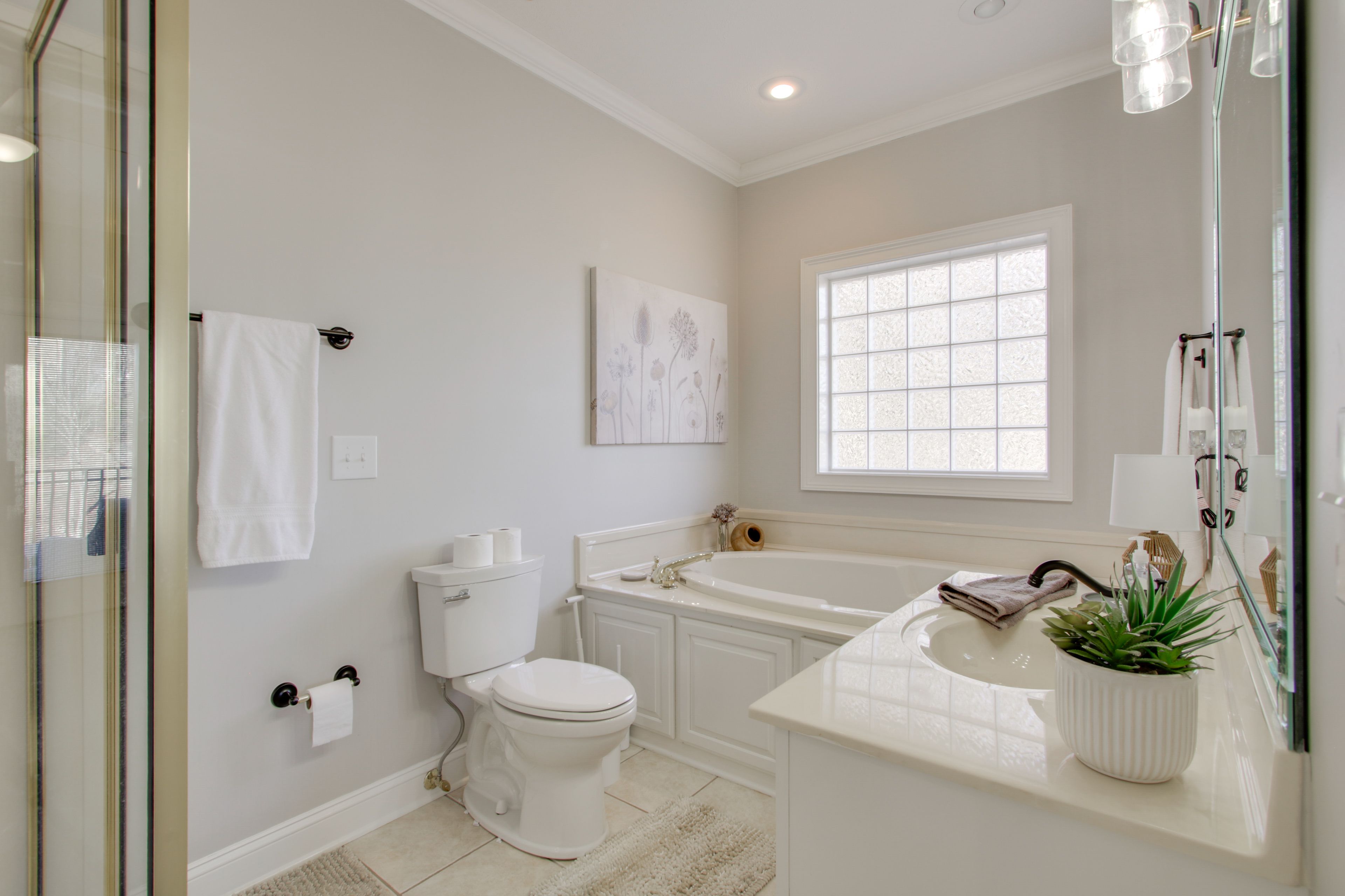 En-Suite Bathroom | Linens & Towels | 3rd Floor