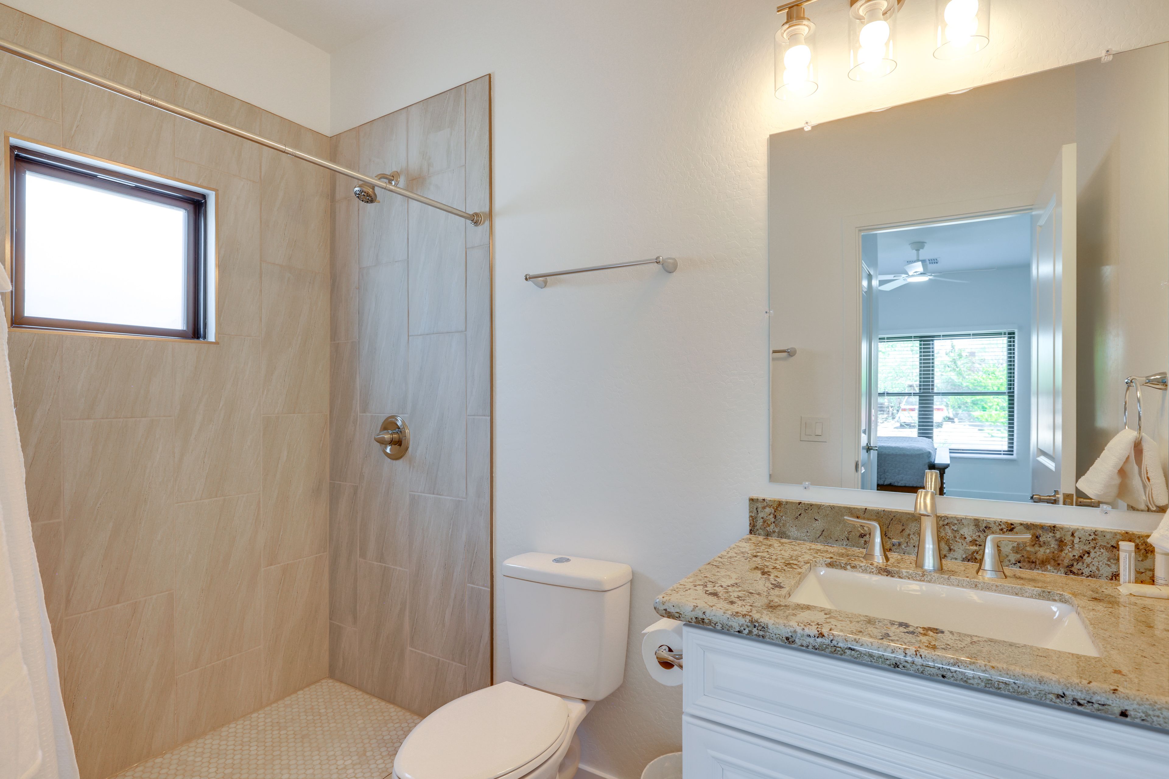 Bathroom | 2nd Floor