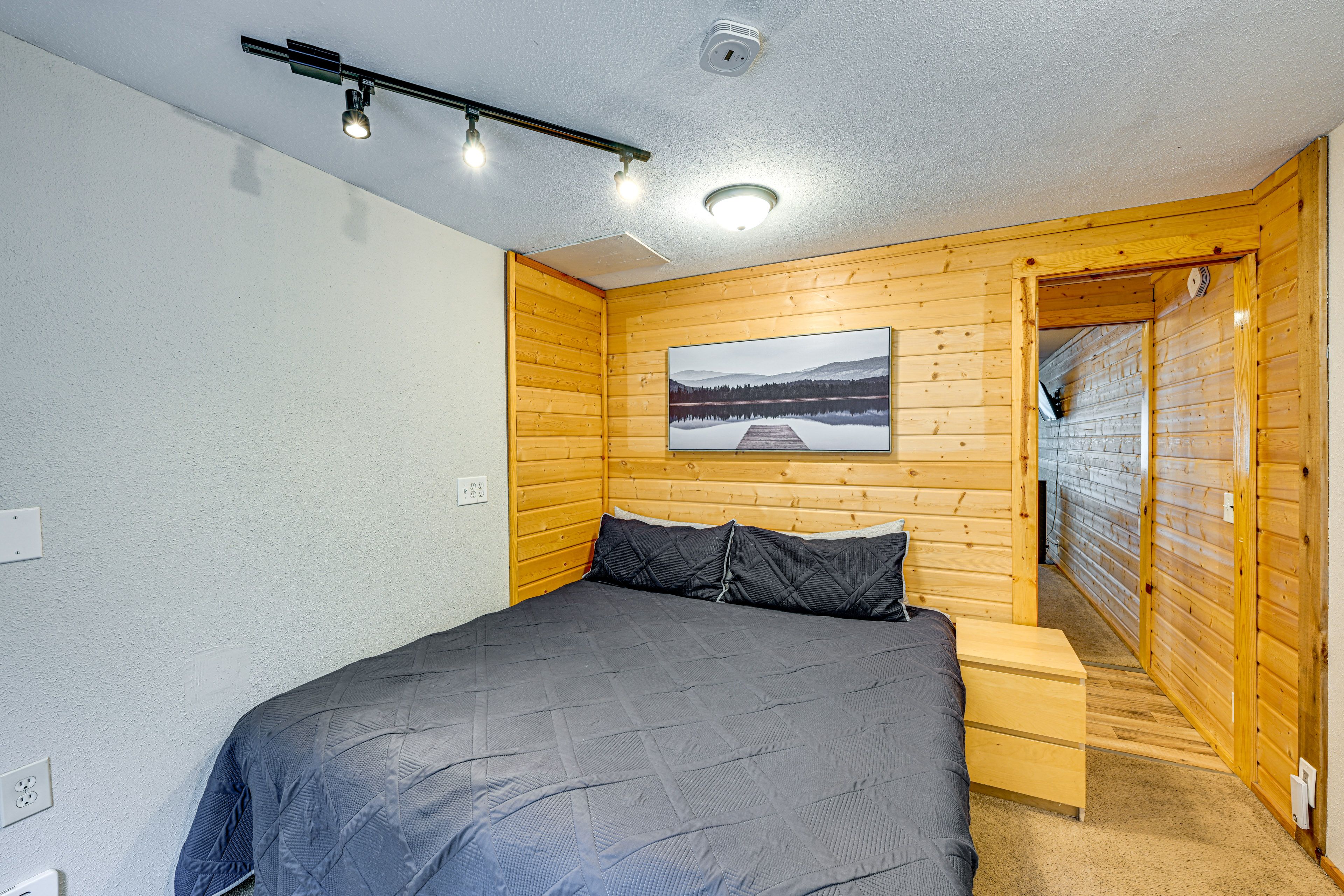 Bedroom 3 | King Bed | 2nd Floor | Deck Access