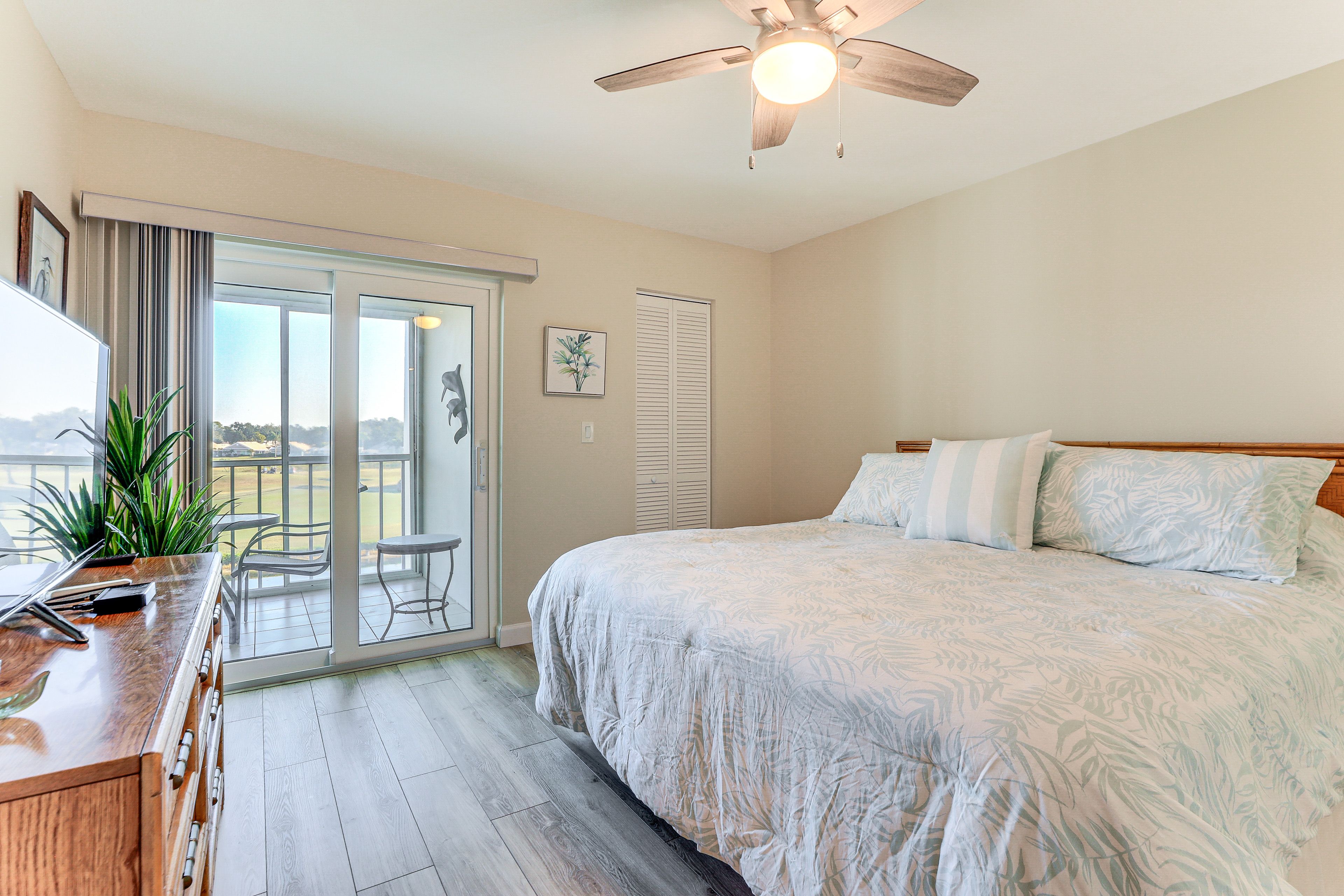 Bedroom 1 | King Bed | Linens Provided