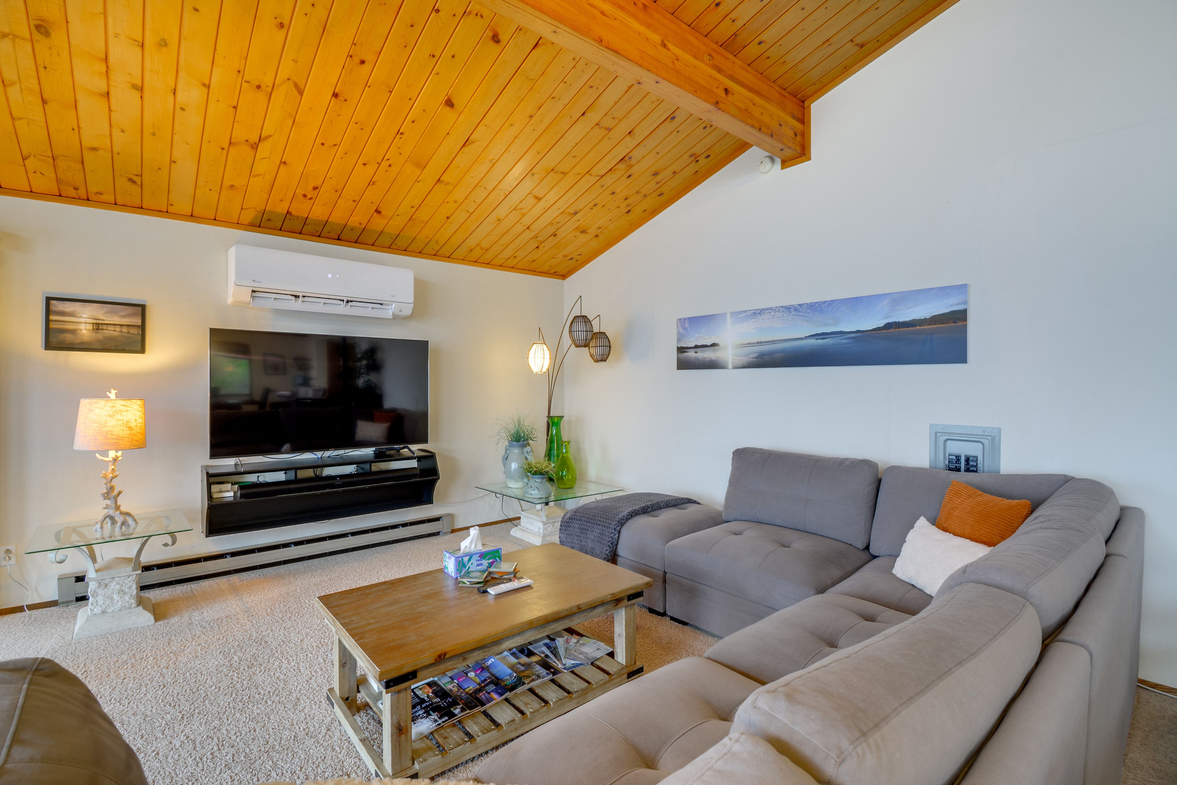 Smart TV | Free WiFi | Soundbar w/ Built-In Alexa