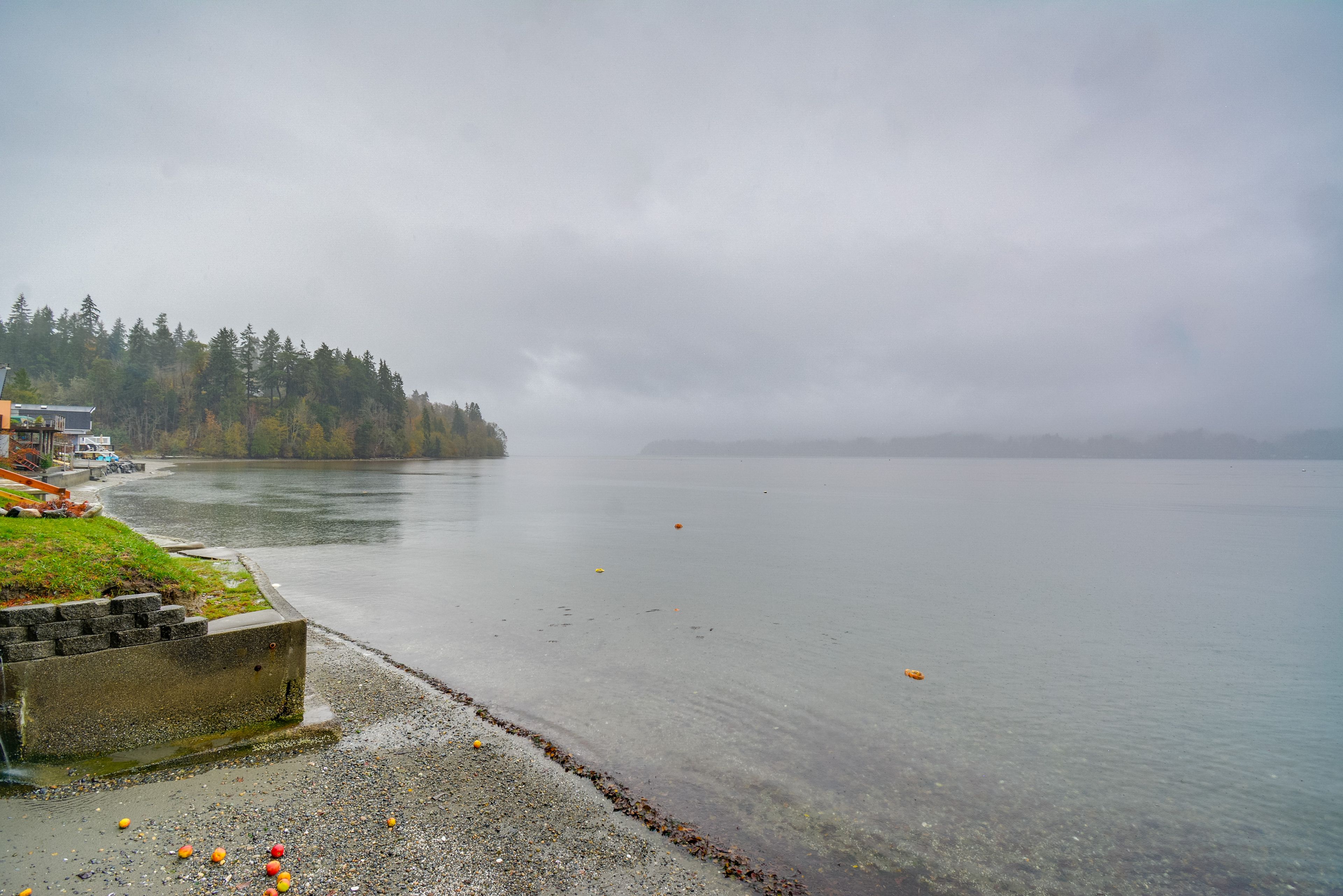 On-Site Beach Access | Kayaks Provided | 10 Mi to Port Orchard Marina