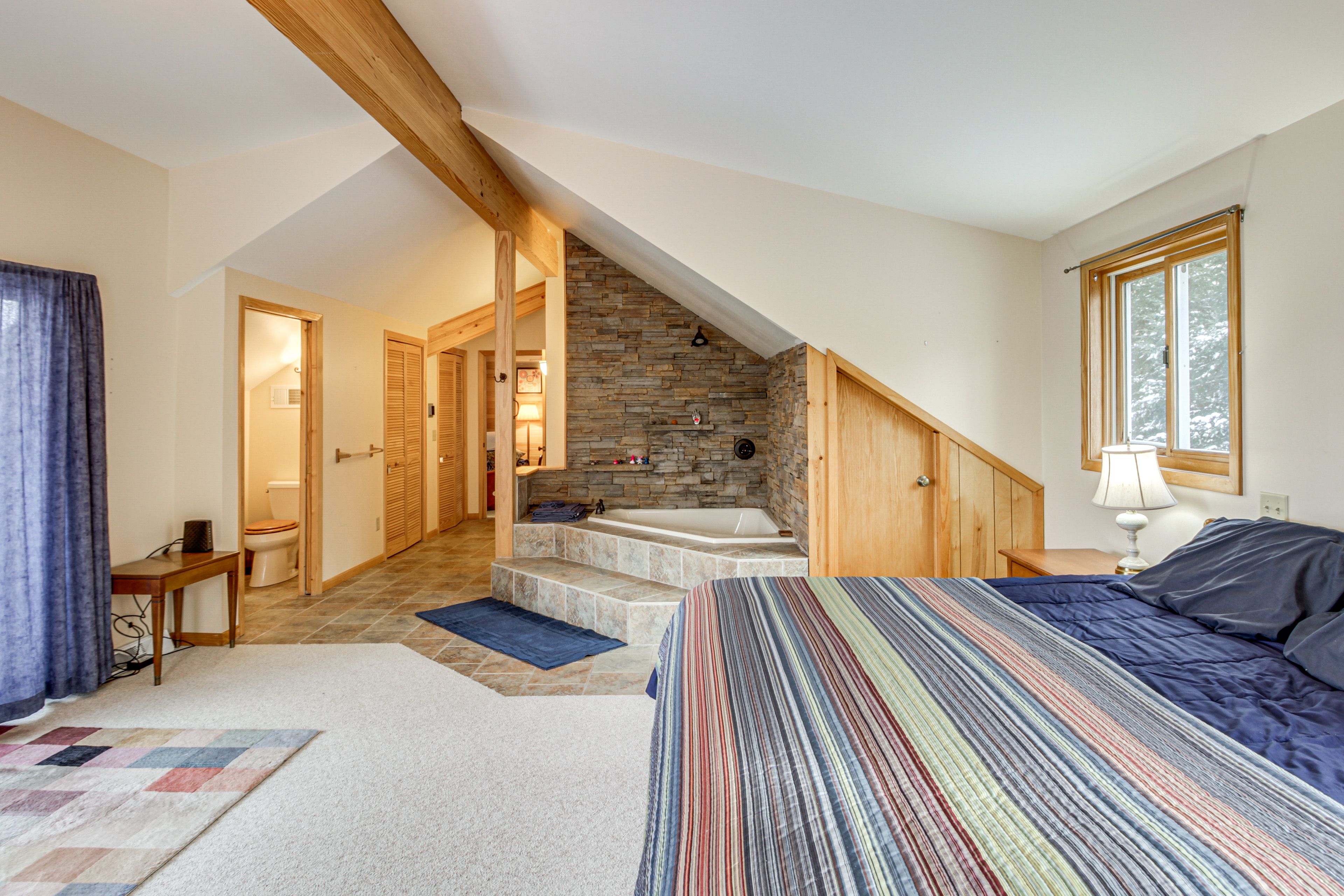 Bedroom 1 | King Bed | 2nd Floor