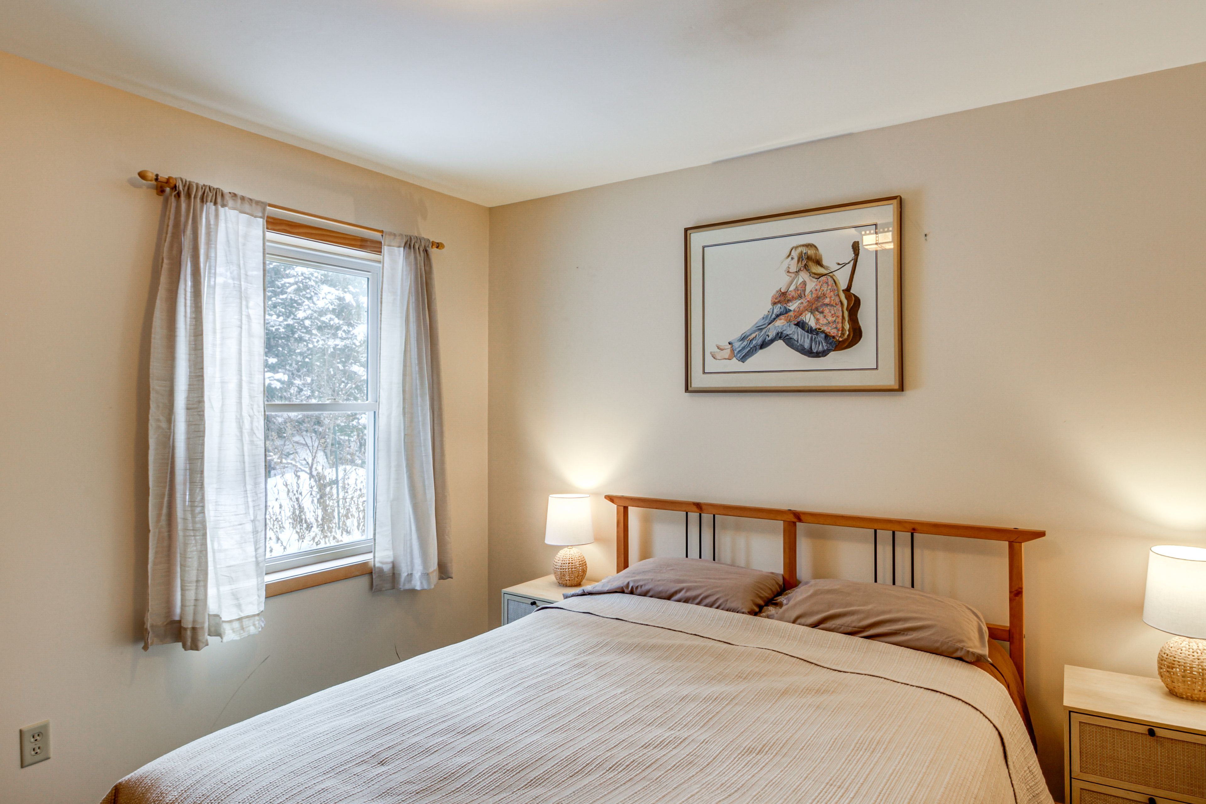 Bedroom 3 | Queen Bed | 1st Floor