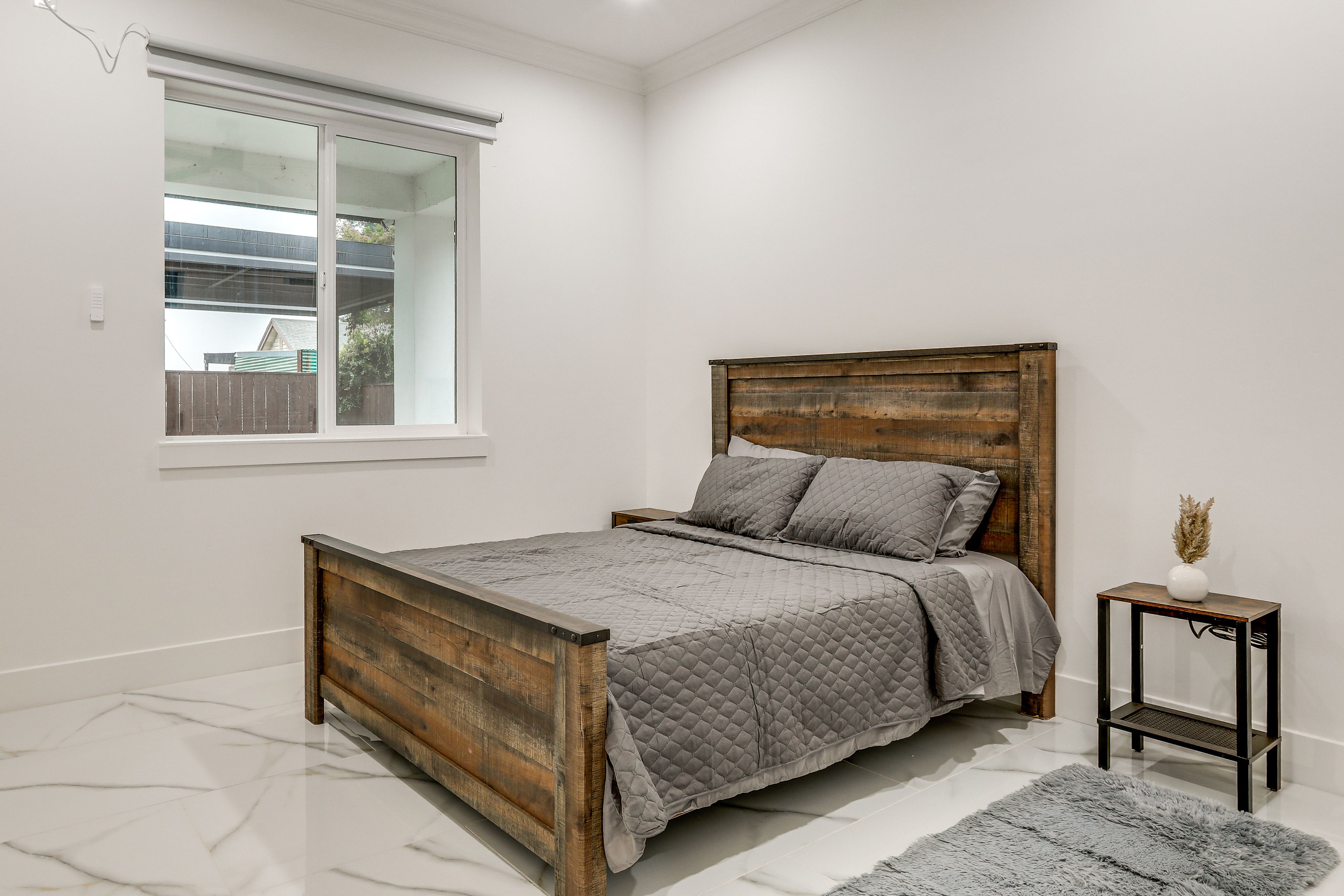 Bedroom 4 | Queen Bed