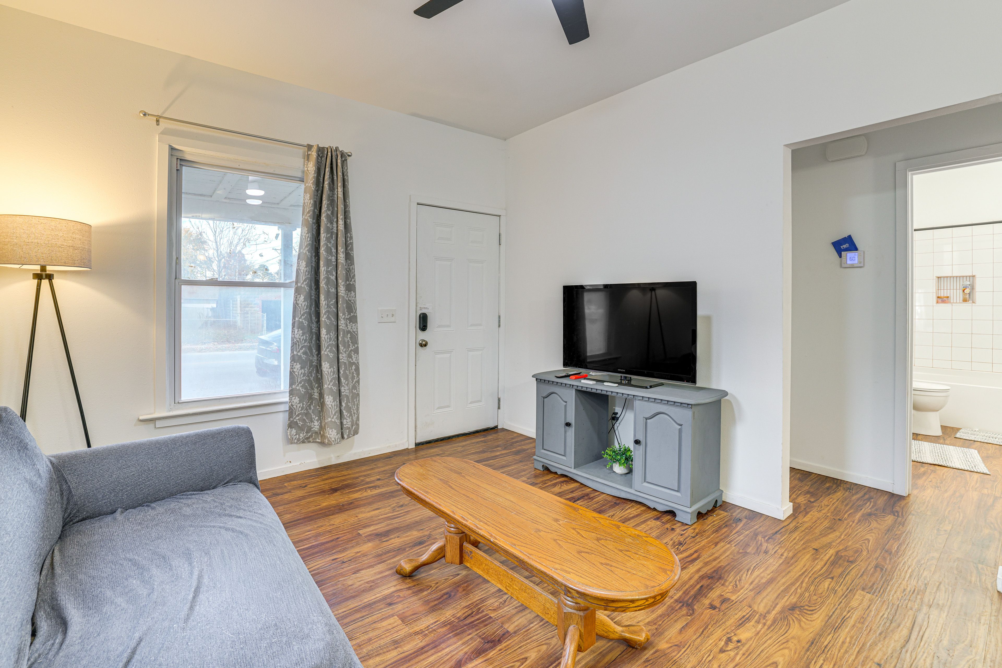 Living Room | Smart TV