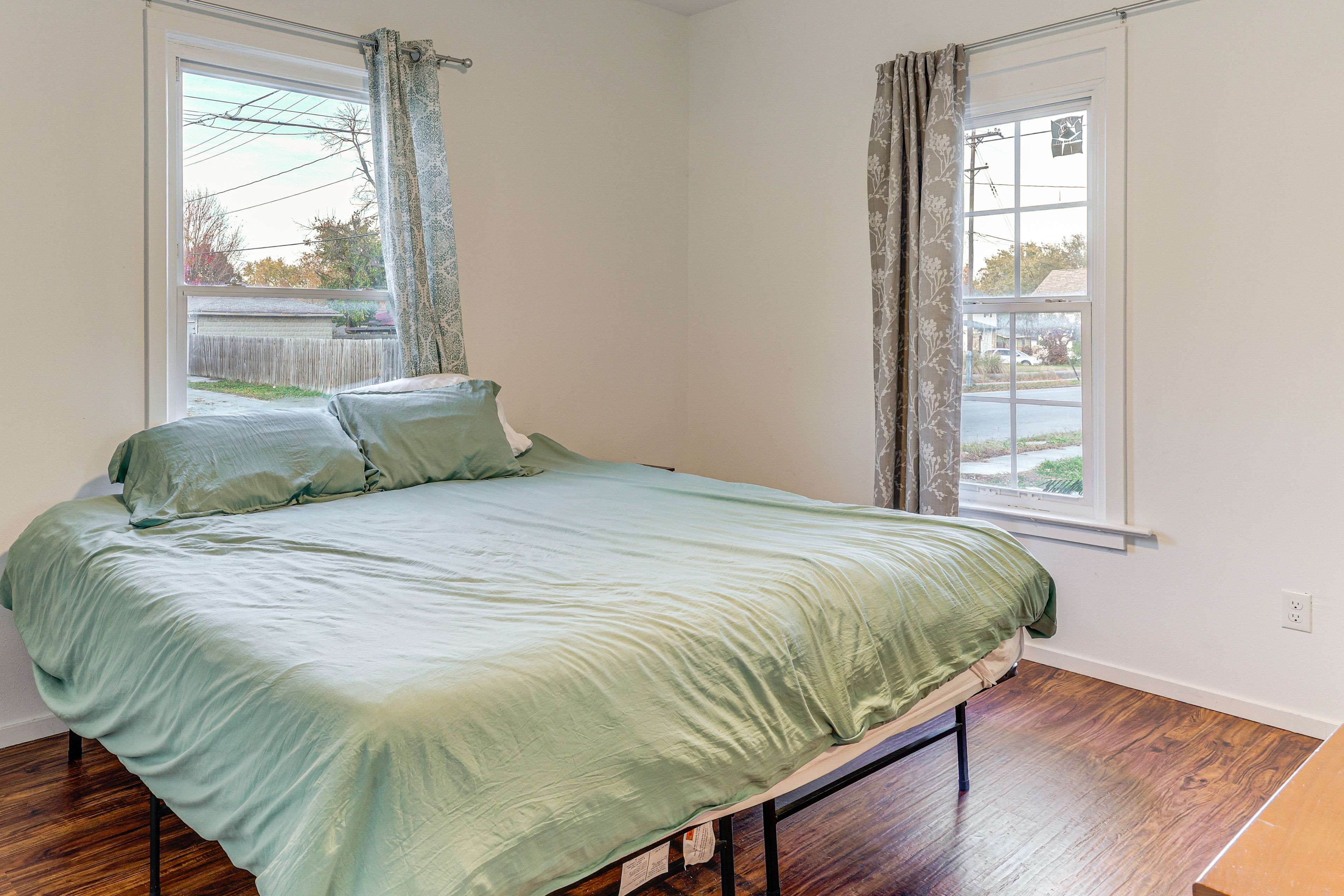 Bedroom 1 | King Bed