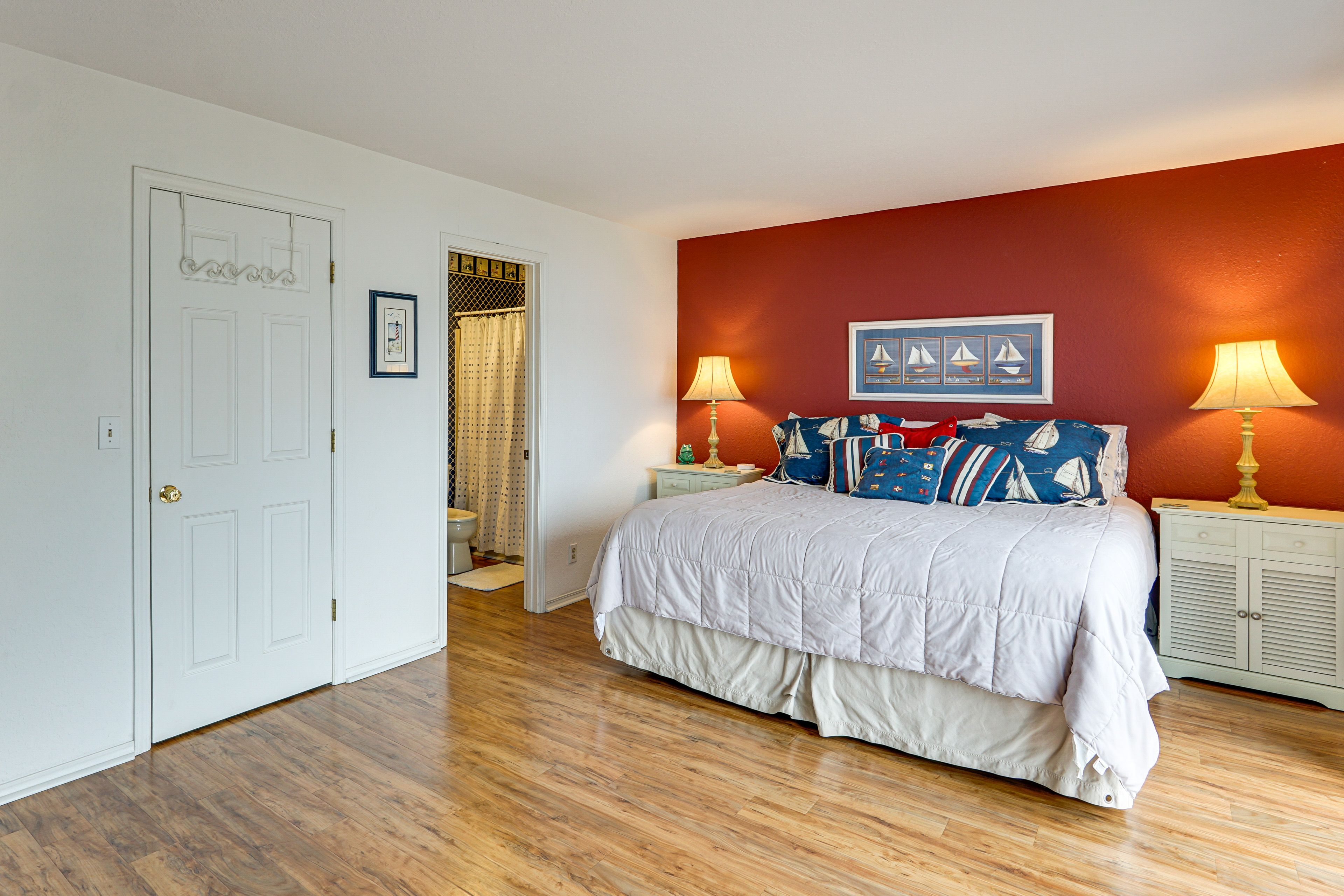 Bedroom 1 | King Bed | Linens Provided