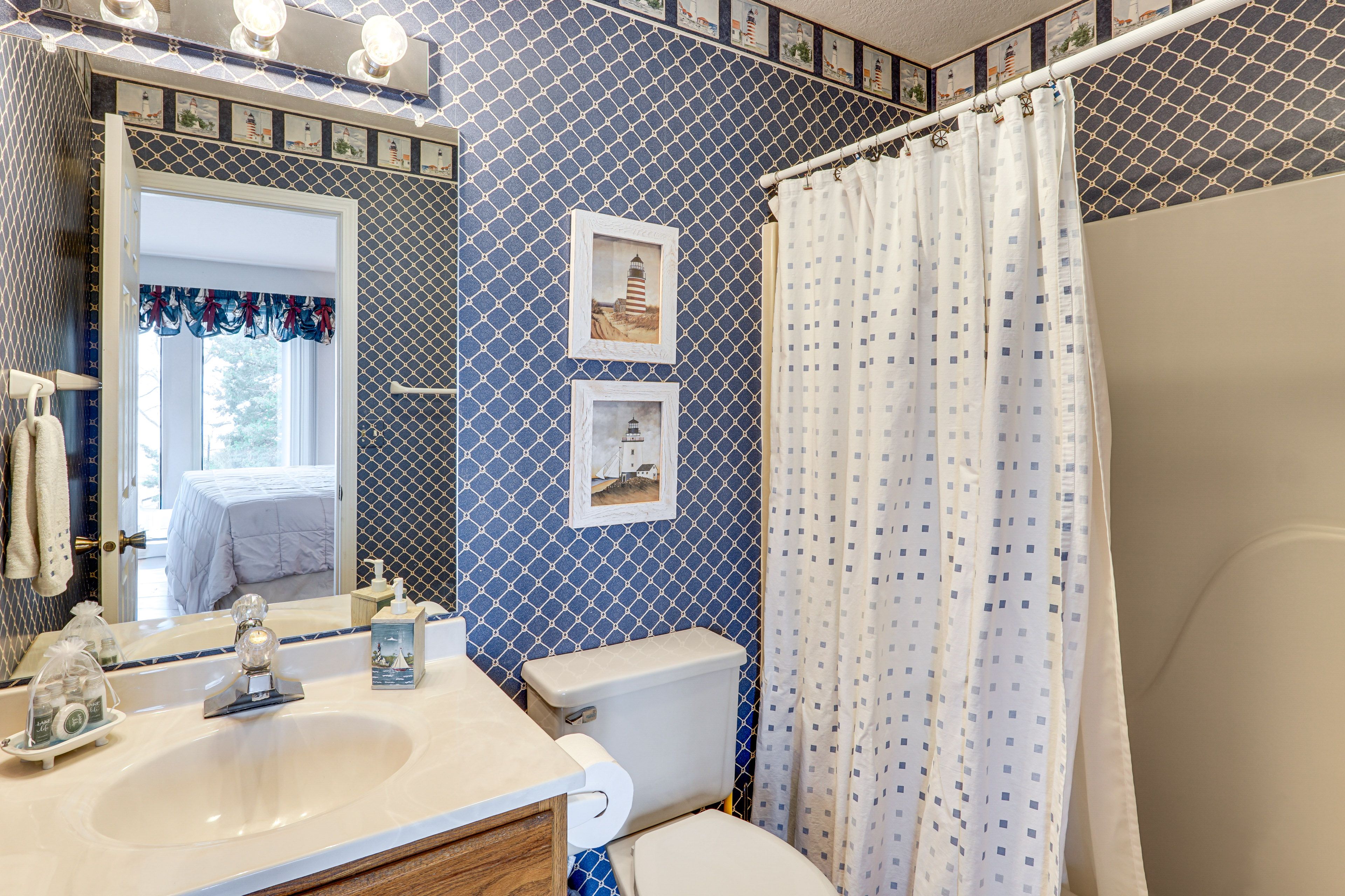 Bathroom | Towels Provided