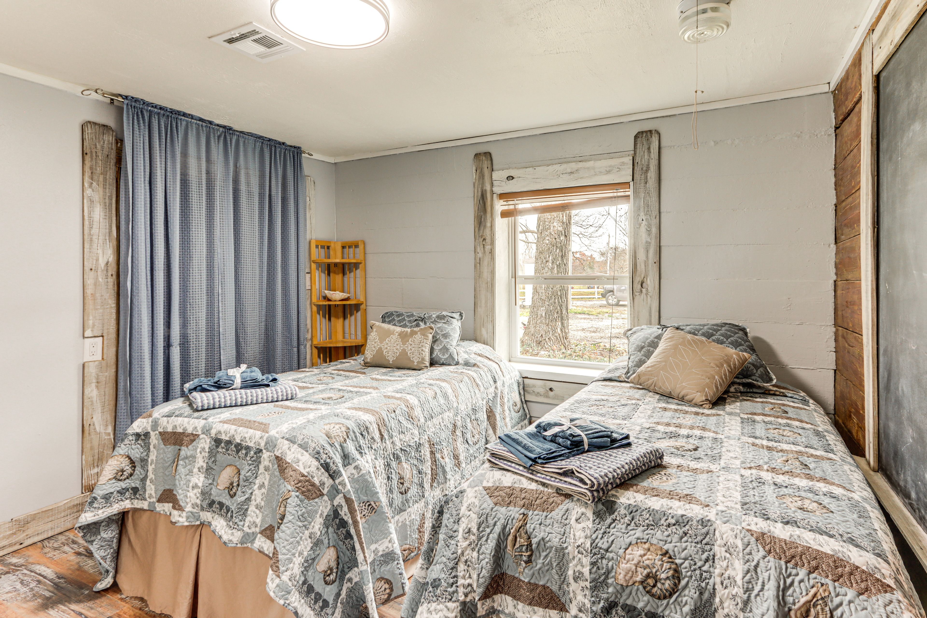 Bedroom 3 | 2 Twin Beds