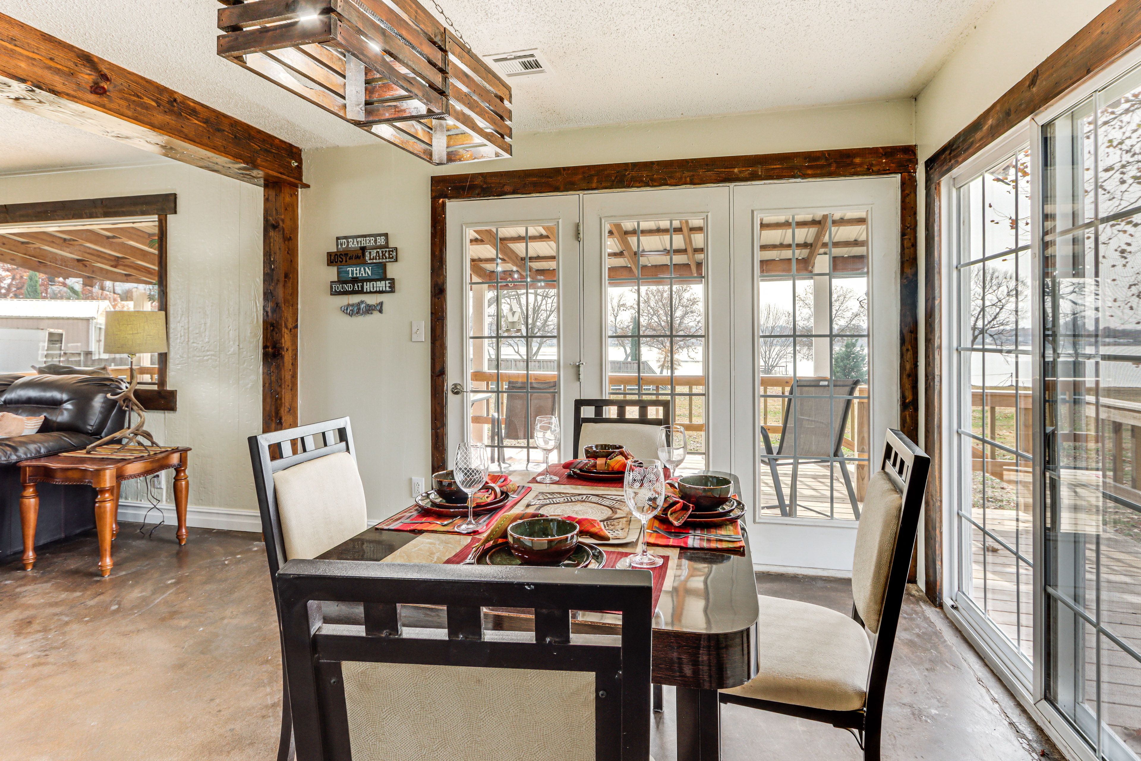 Dining Table | Dishware/Flatware