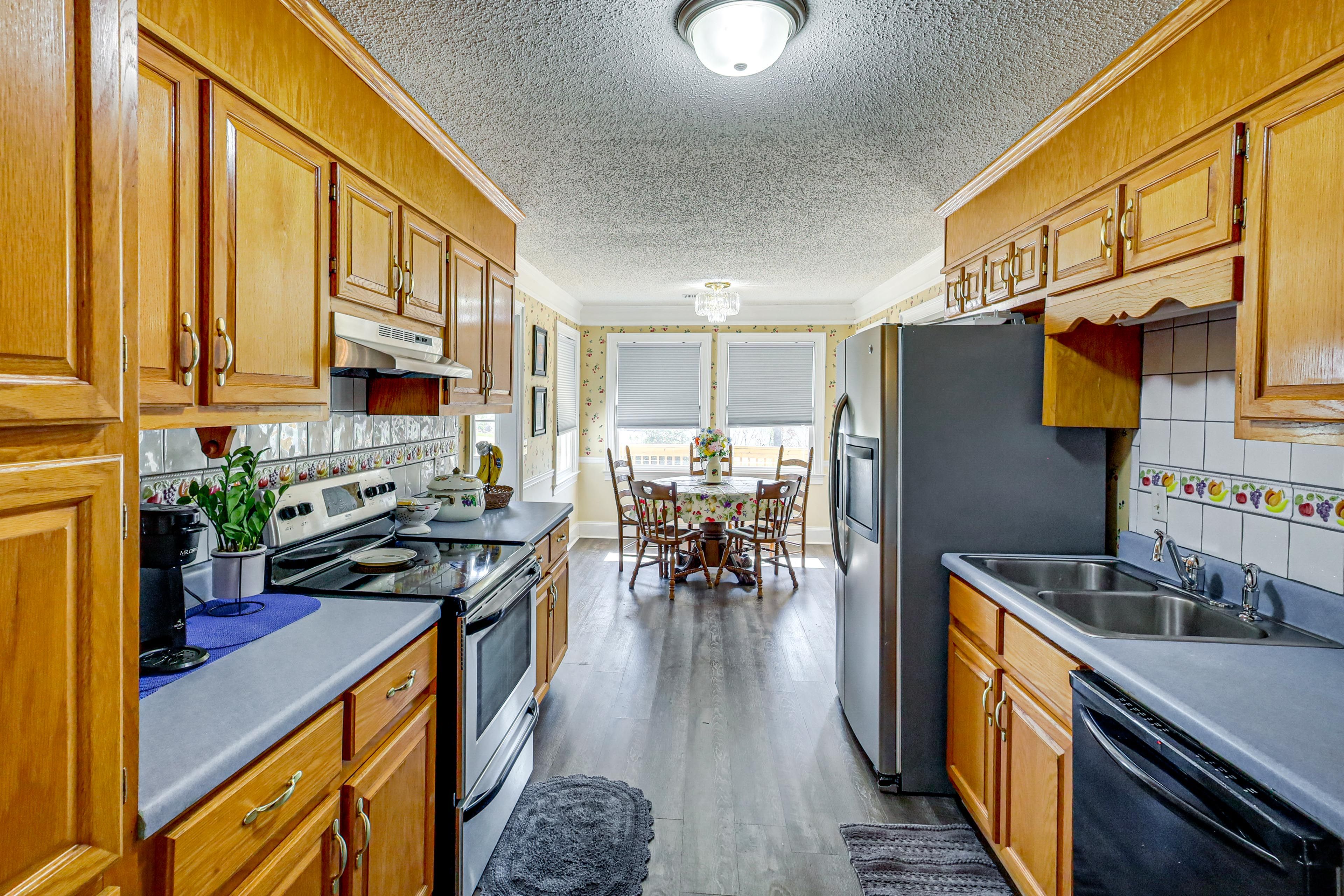Kitchen | Back Dining Table