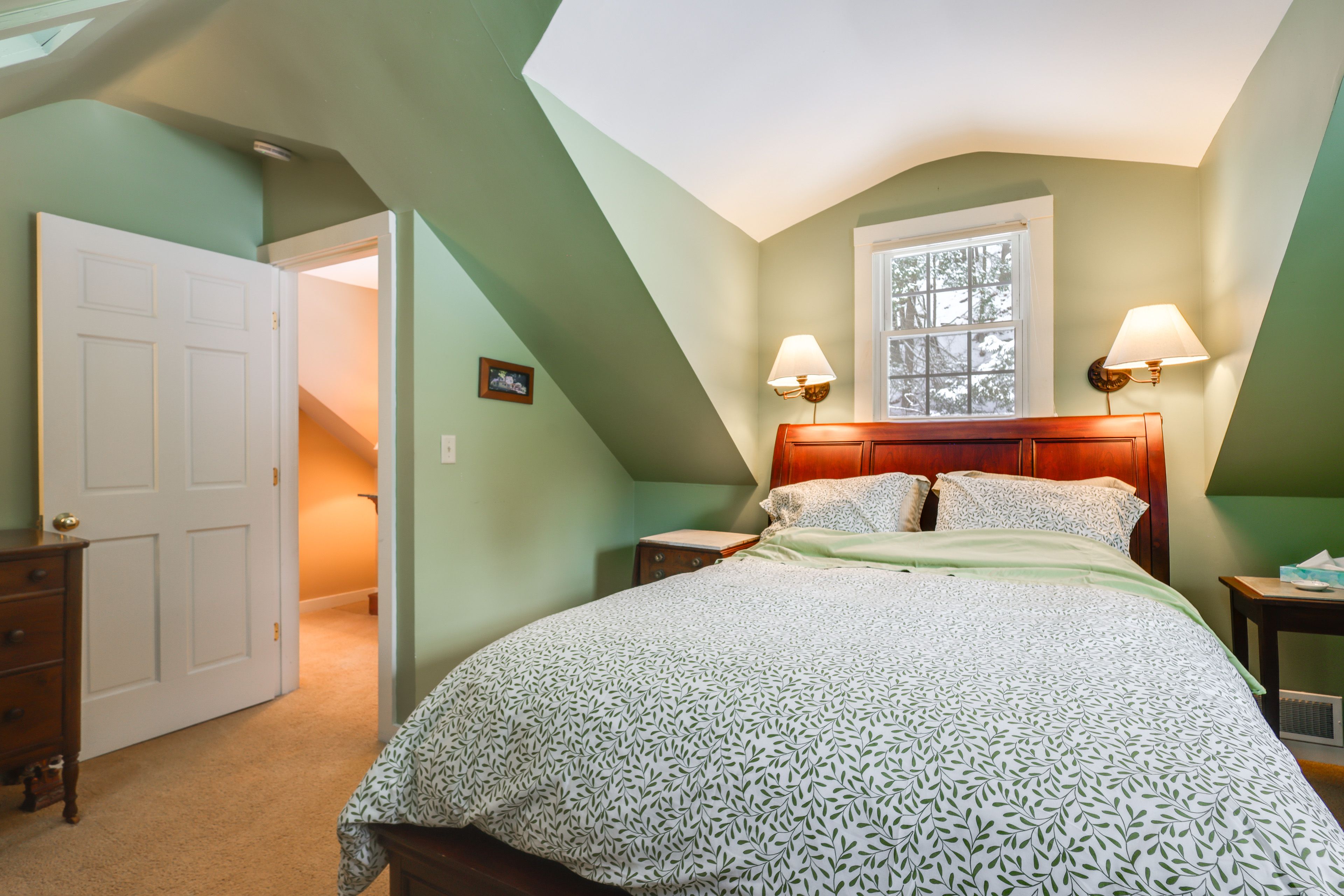 Bedroom 2 | Queen Bed | 2nd Floor