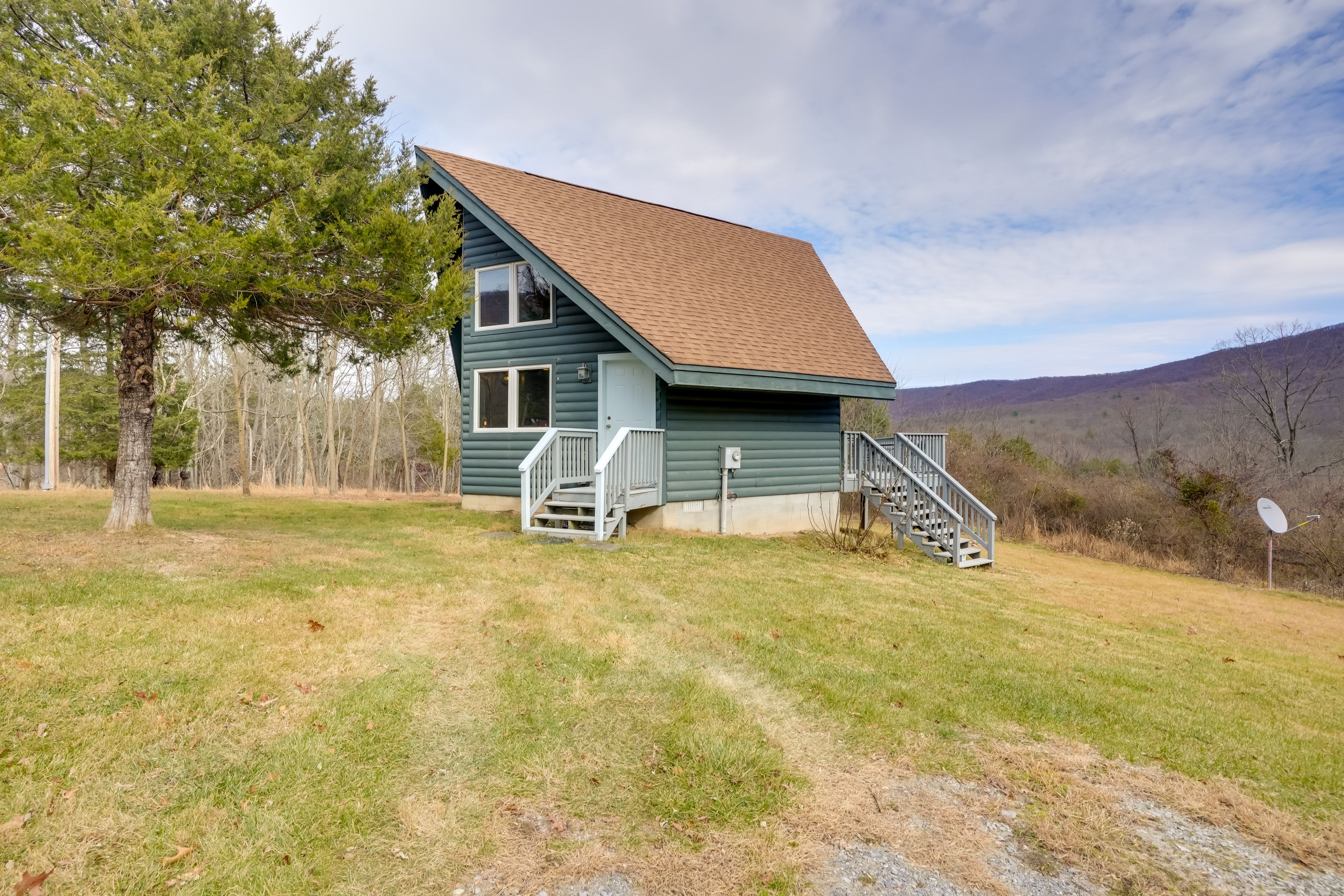 2-Story House | Access to Trails & Streams On-Site