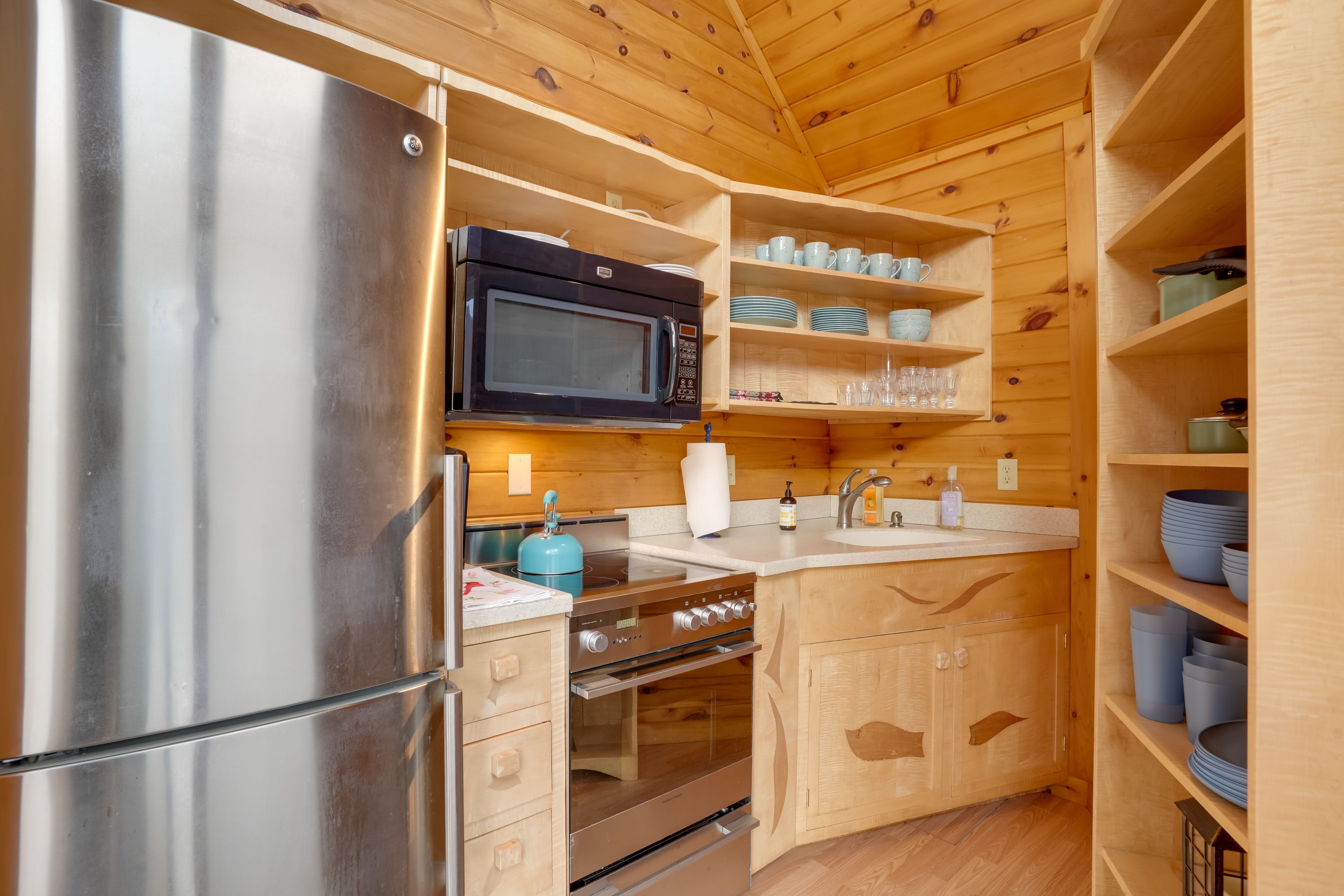 Kitchen | 1st Floor | Keurig Coffee Maker | Cooking Basics