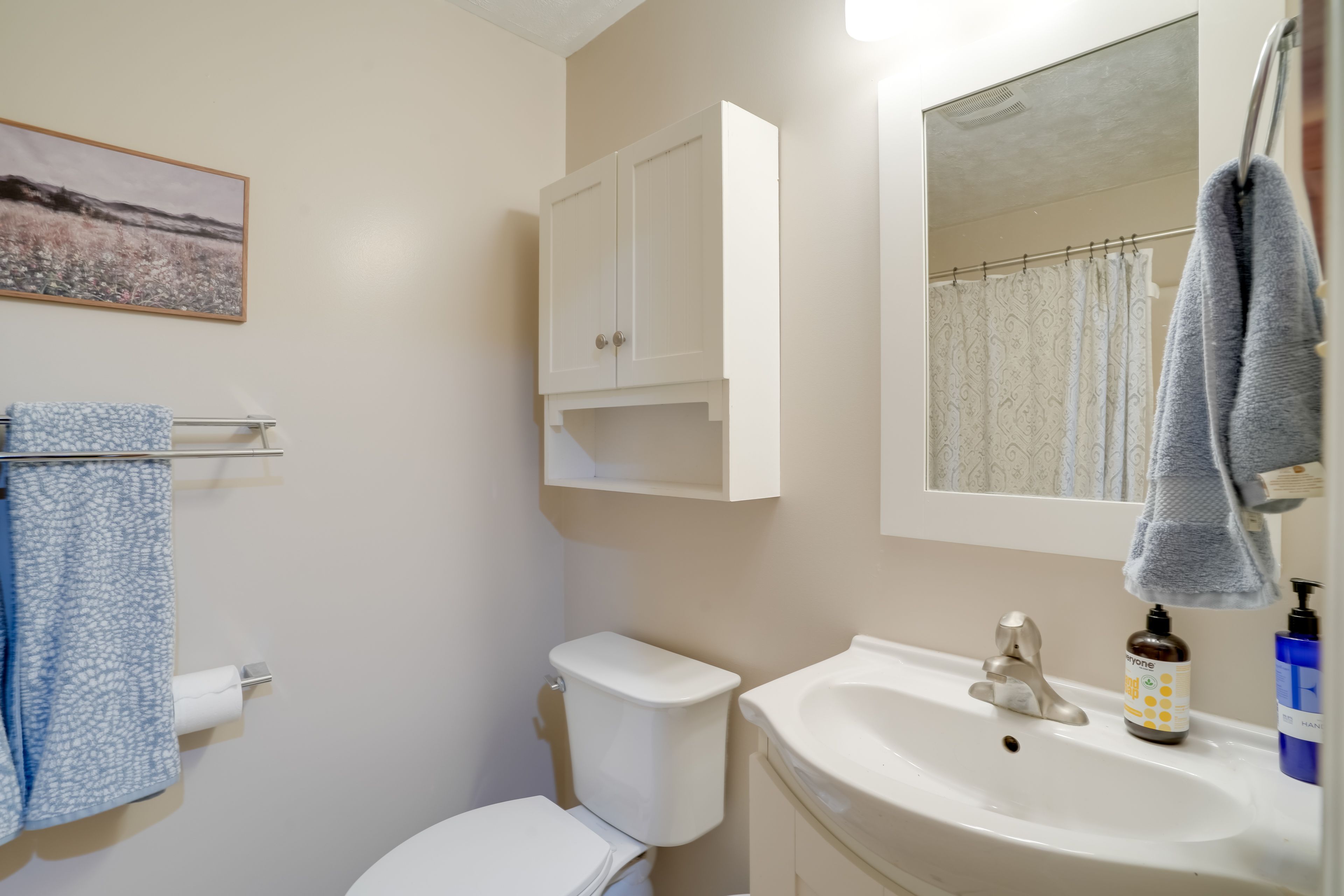 Bathroom | 1st Floor | Towels Provided | Complimentary Toiletries