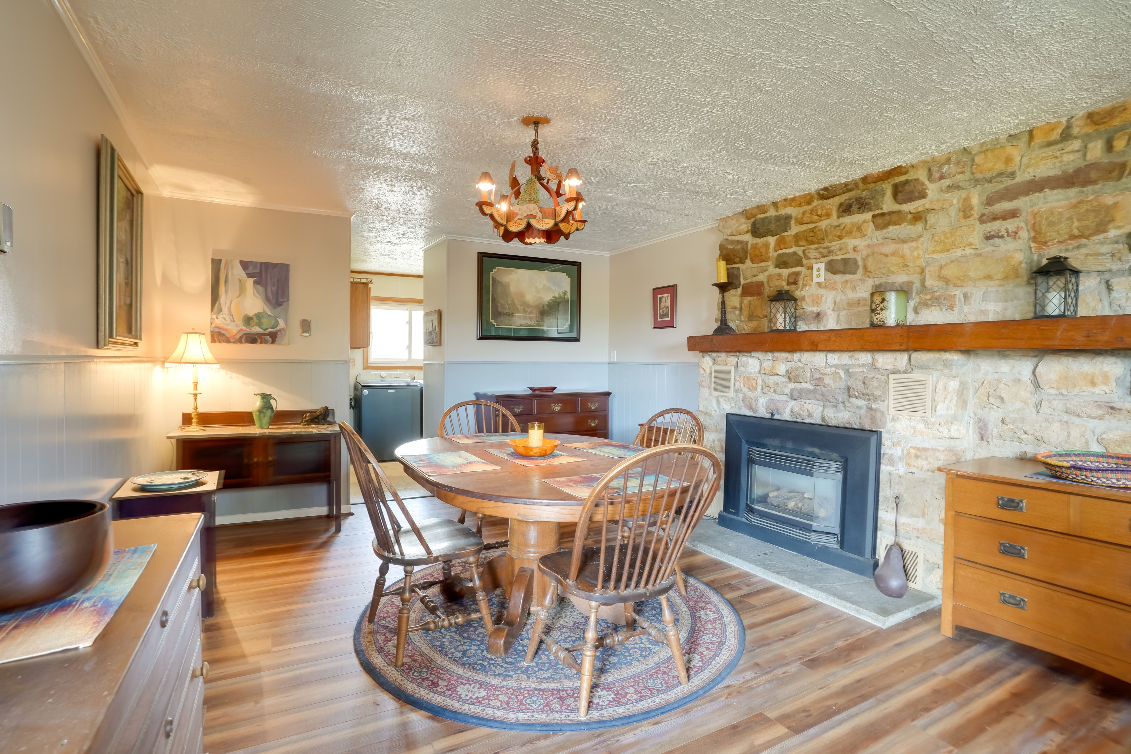 Dining Room | Fireplace