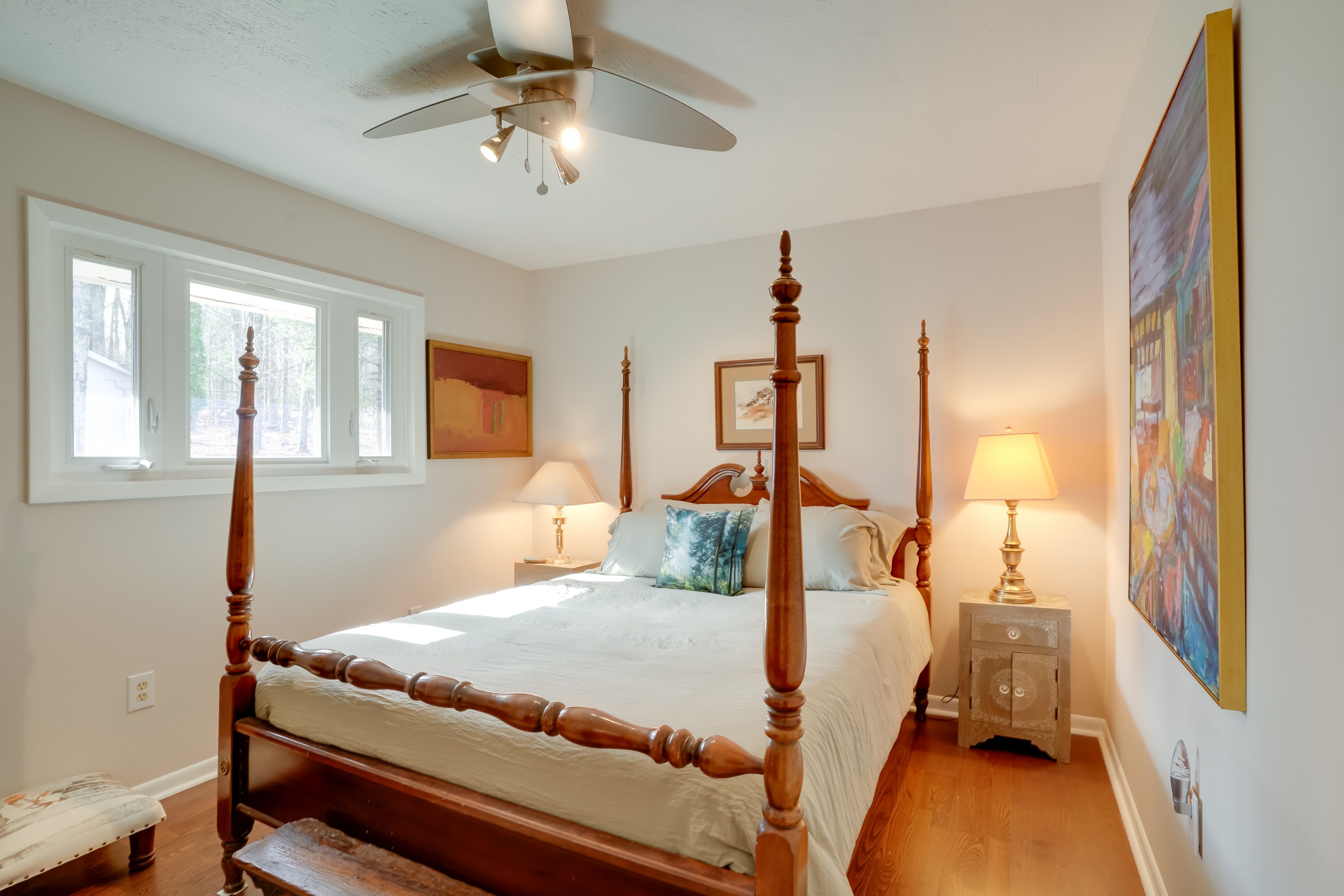 Bedroom 3 | Queen Bed