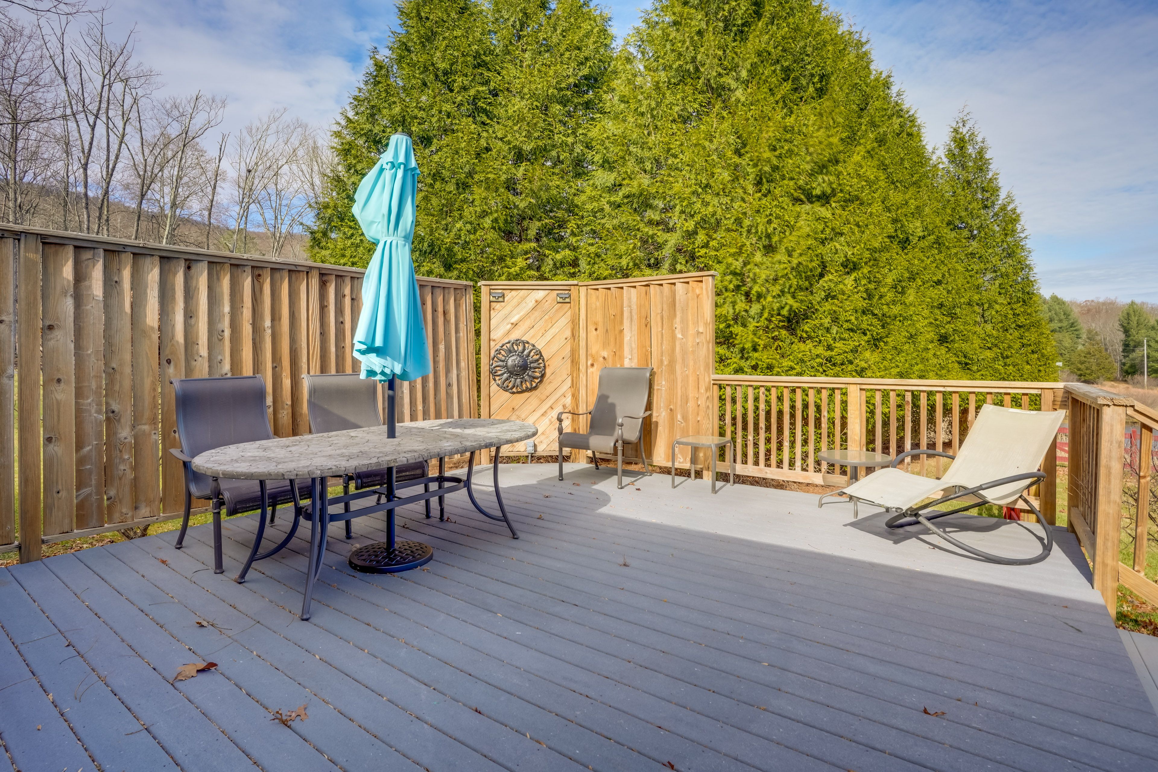 Deck | Outdoor Dining