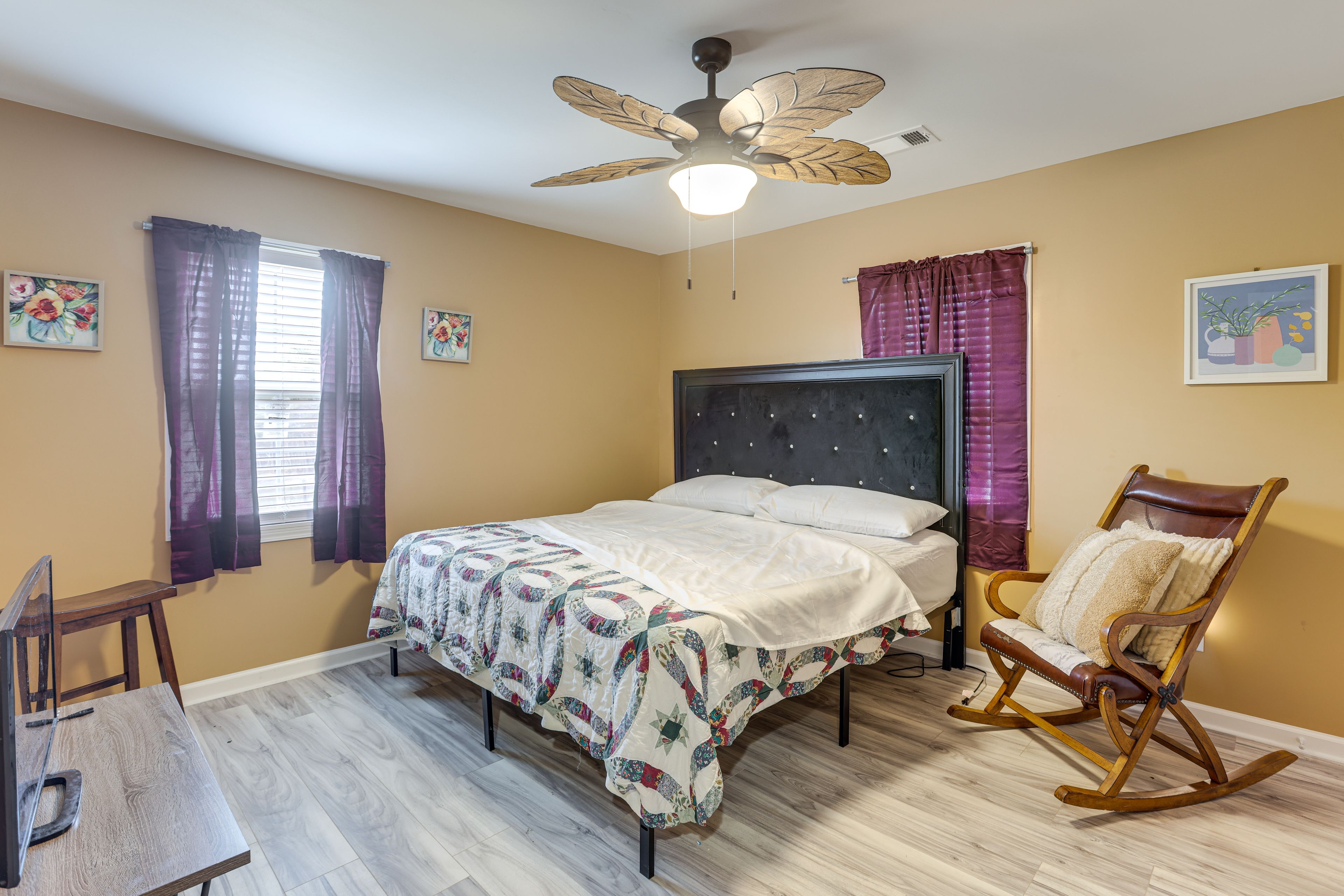 Bedroom 2 | King Bed | TV