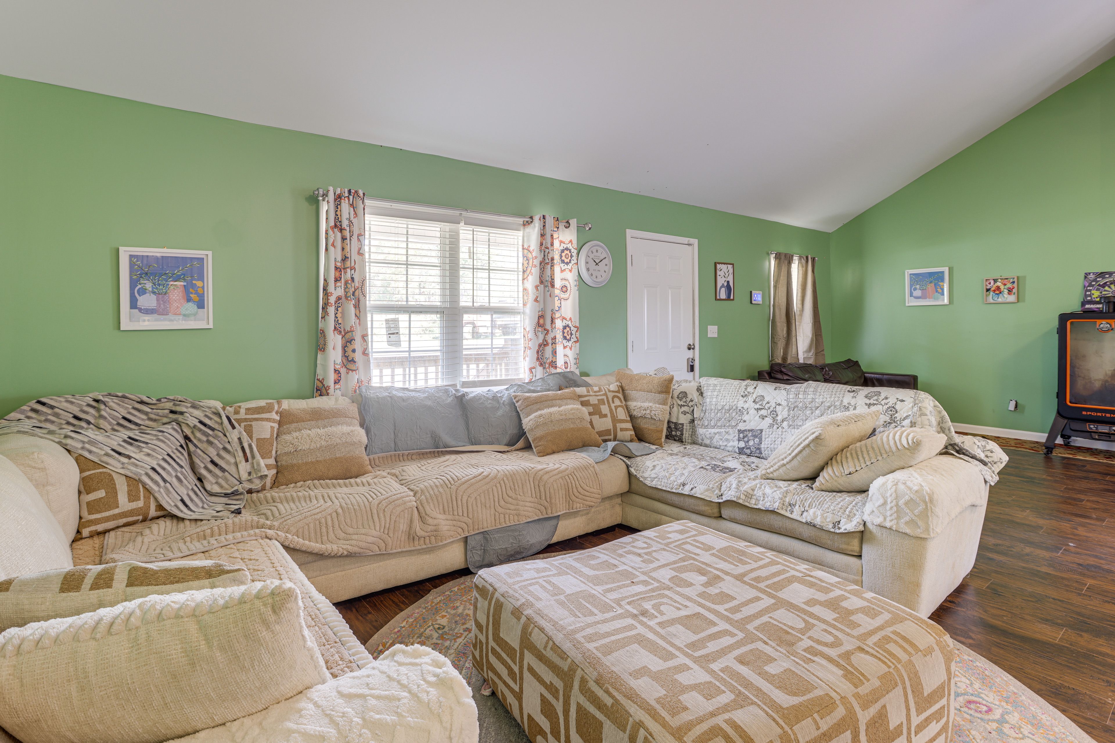 Living Room | Full Sleeper Sofa | Single-Story Home