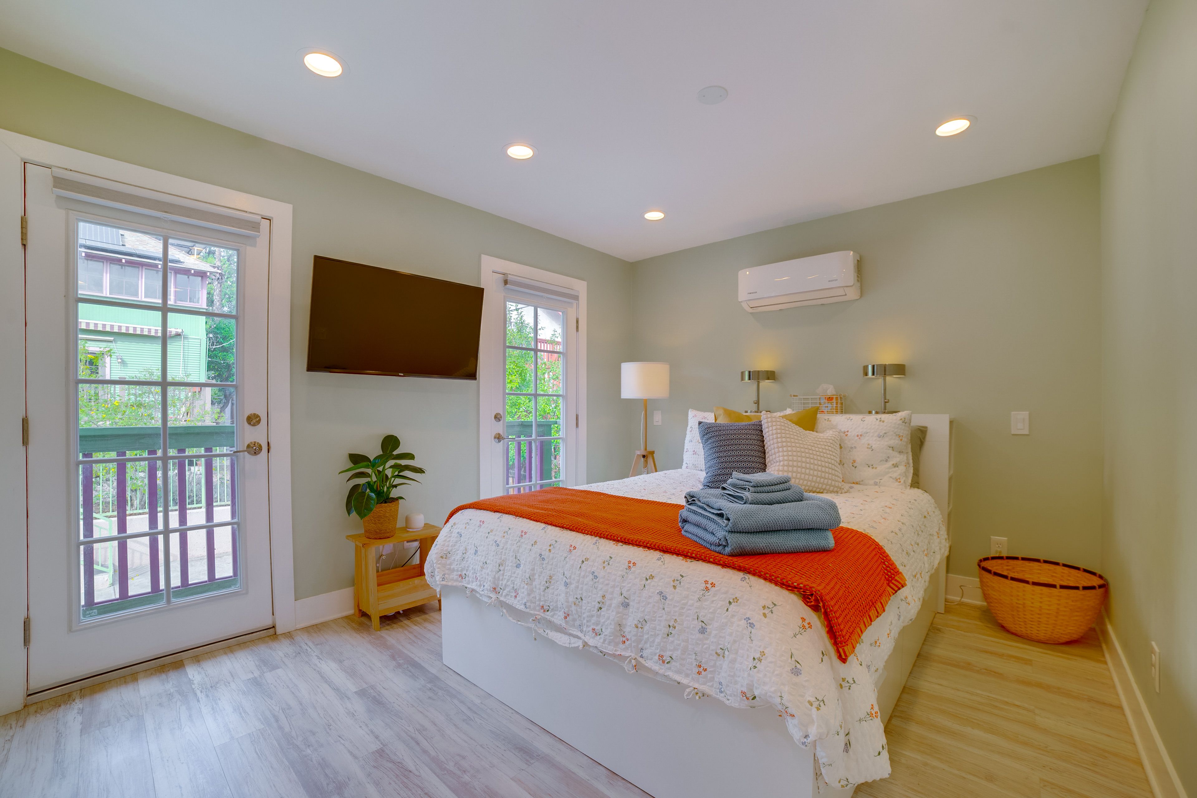 Single-Story Studio | Free WiFi | Mini-Split A/C & Heating