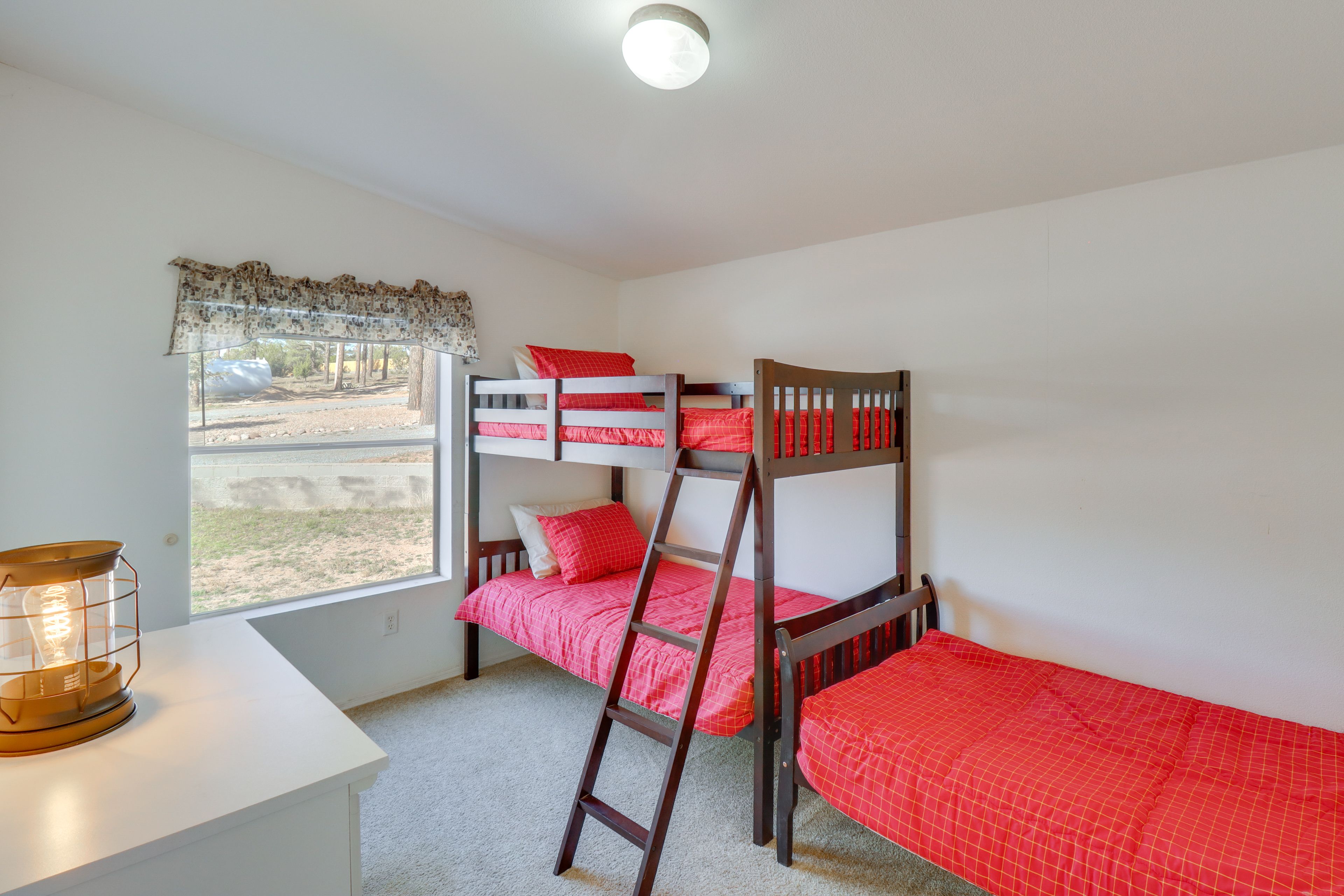 Bedroom 2 | Twin Bed | Twin Bunk Bed | Linens