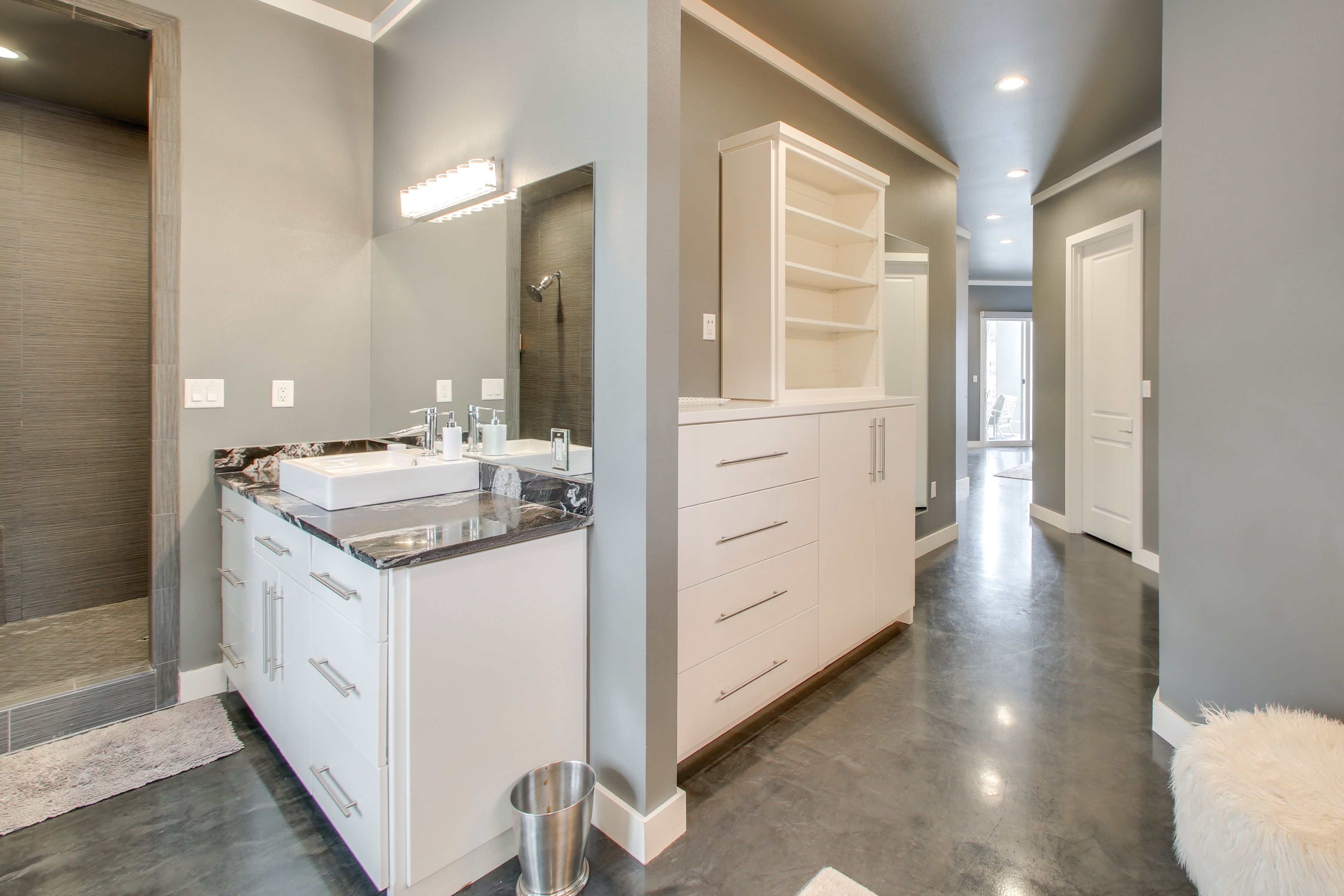 En-Suite Bathroom | Towels Provided | 1st Floor
