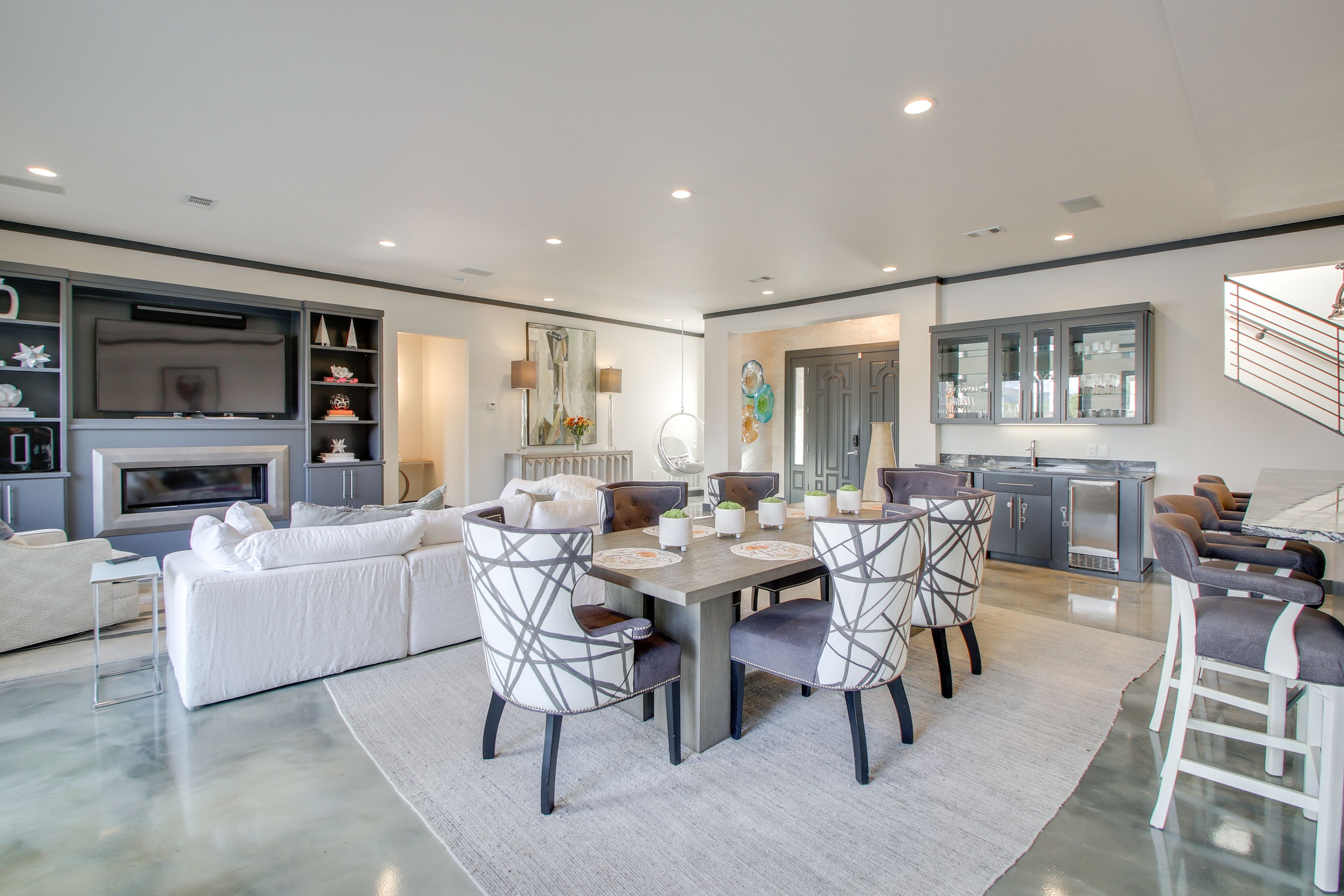 Dining Area | 1st Floor