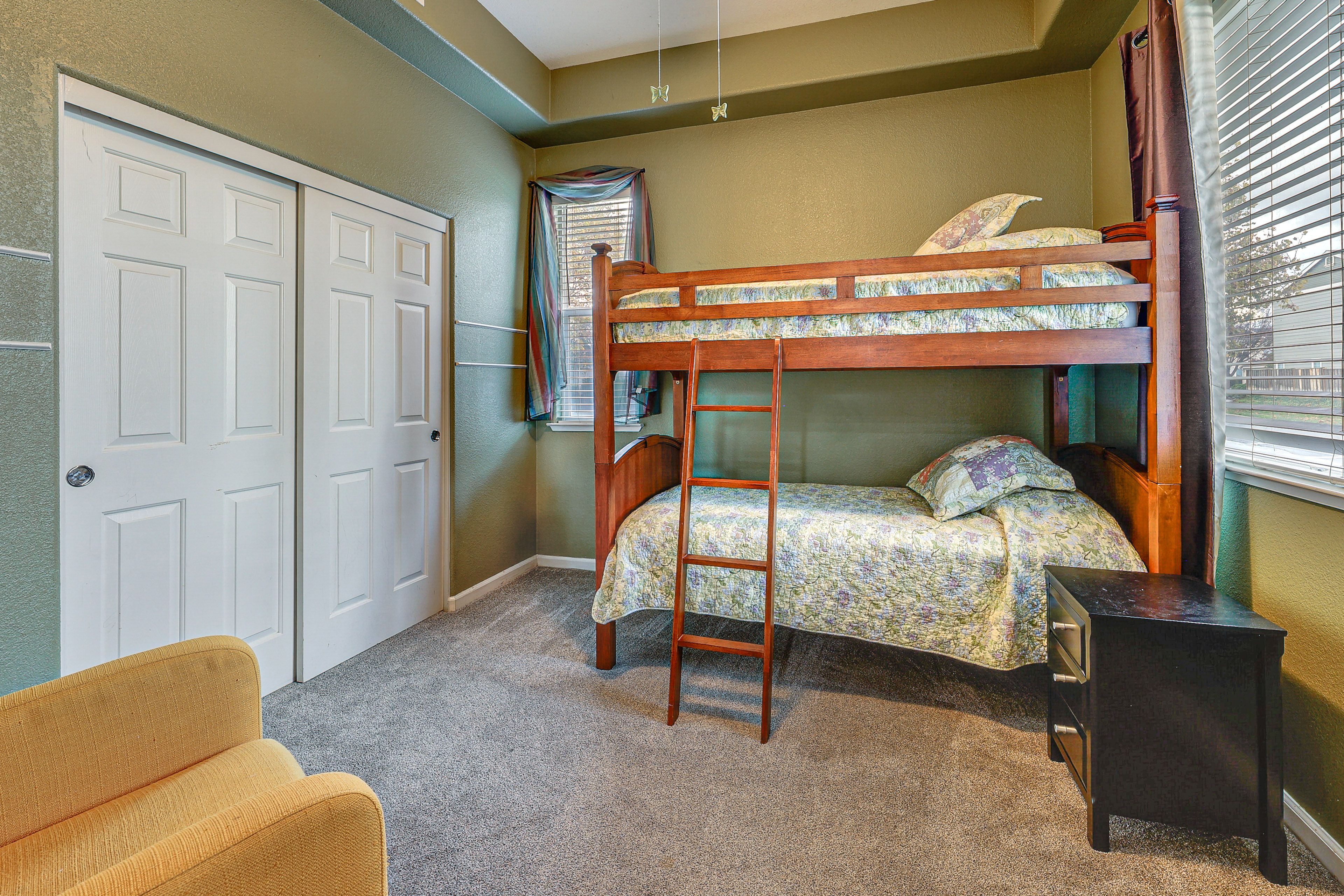 Bedroom 2 | Twin Bunk Bed | 2nd Floor