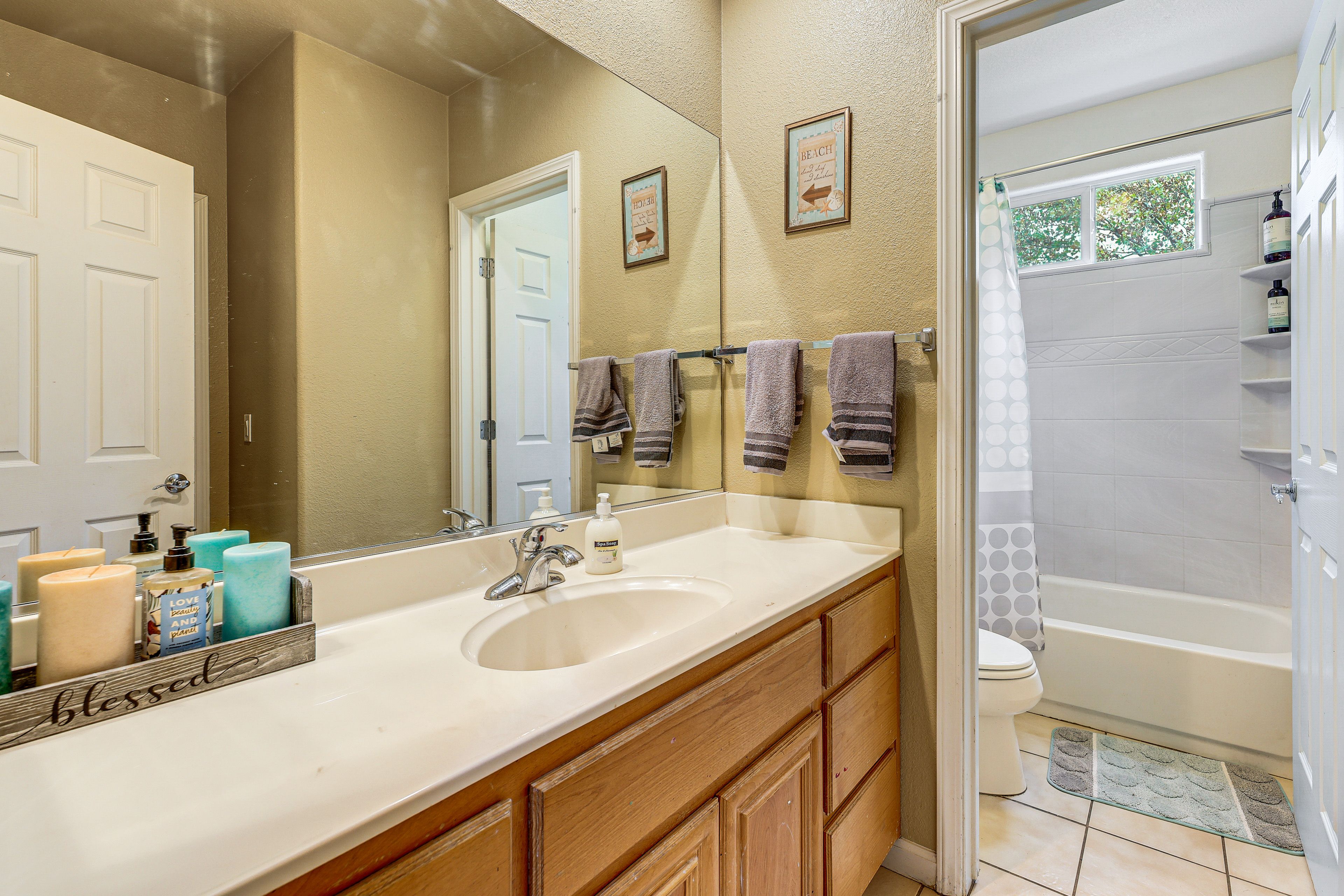 Bathroom | Towels Provided | 1st Floor