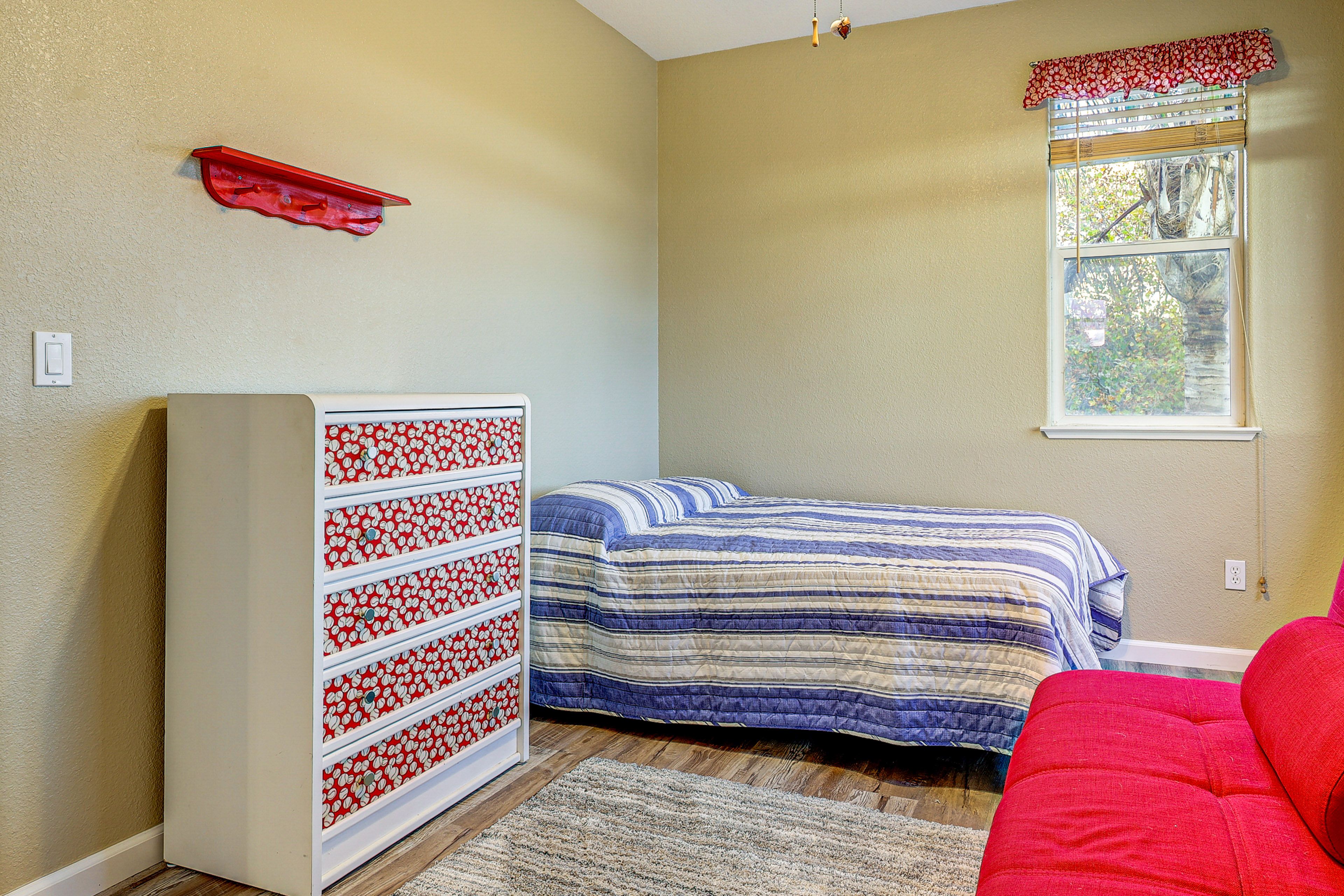 Bedroom 5 | Full Bed | Full Futon | 2nd Floor