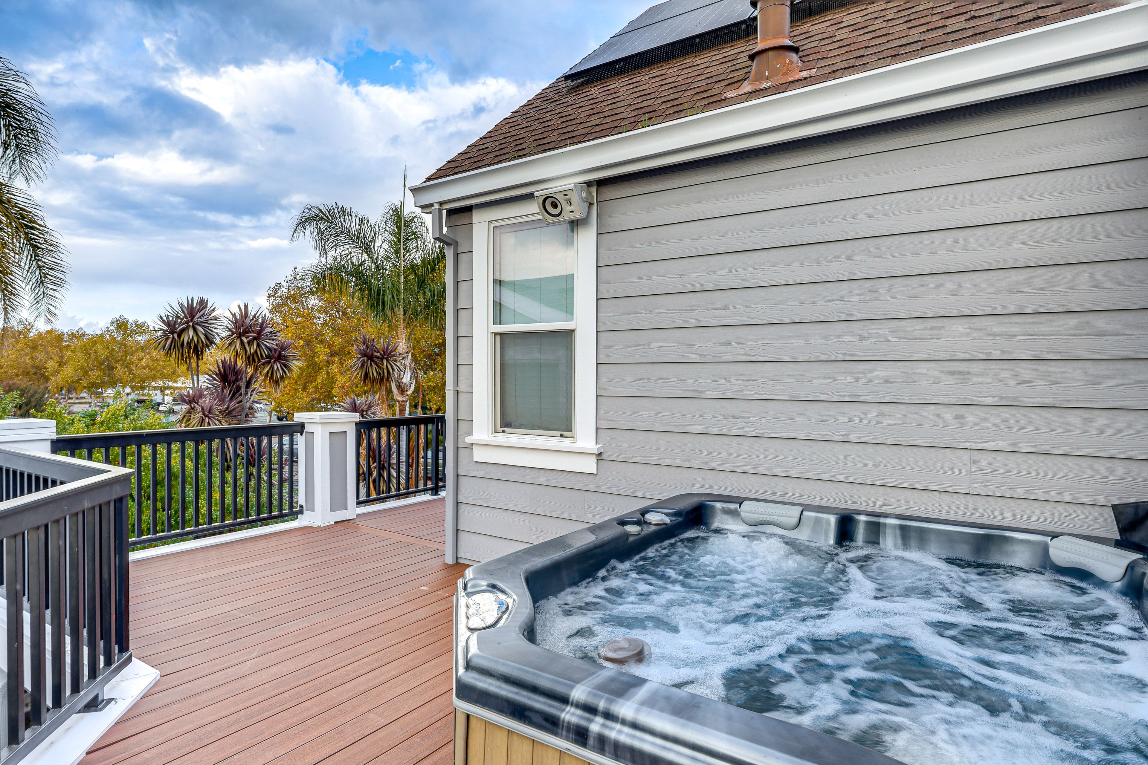 Private Deck | Hot Tub