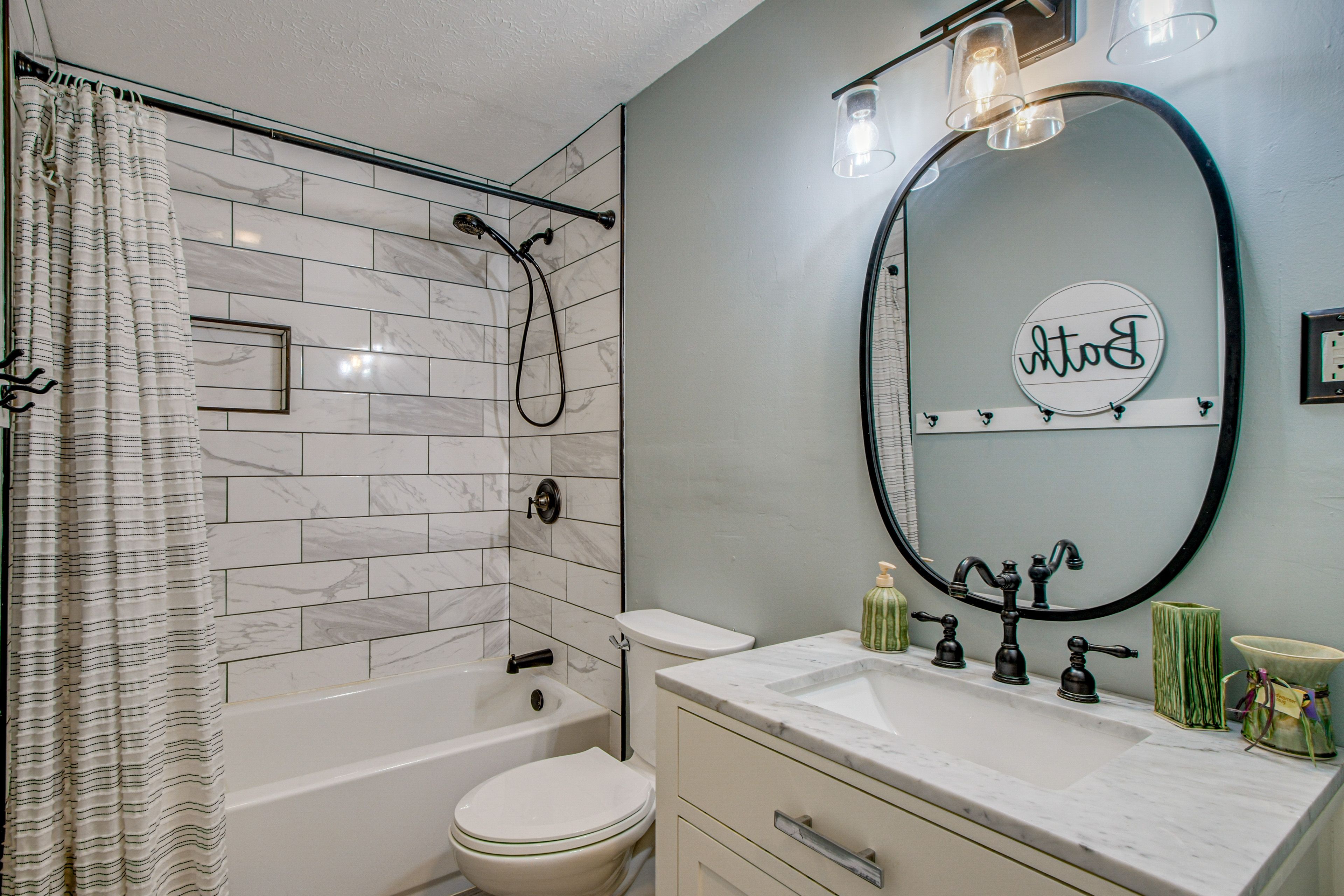 Full Bathroom | 1st Floor