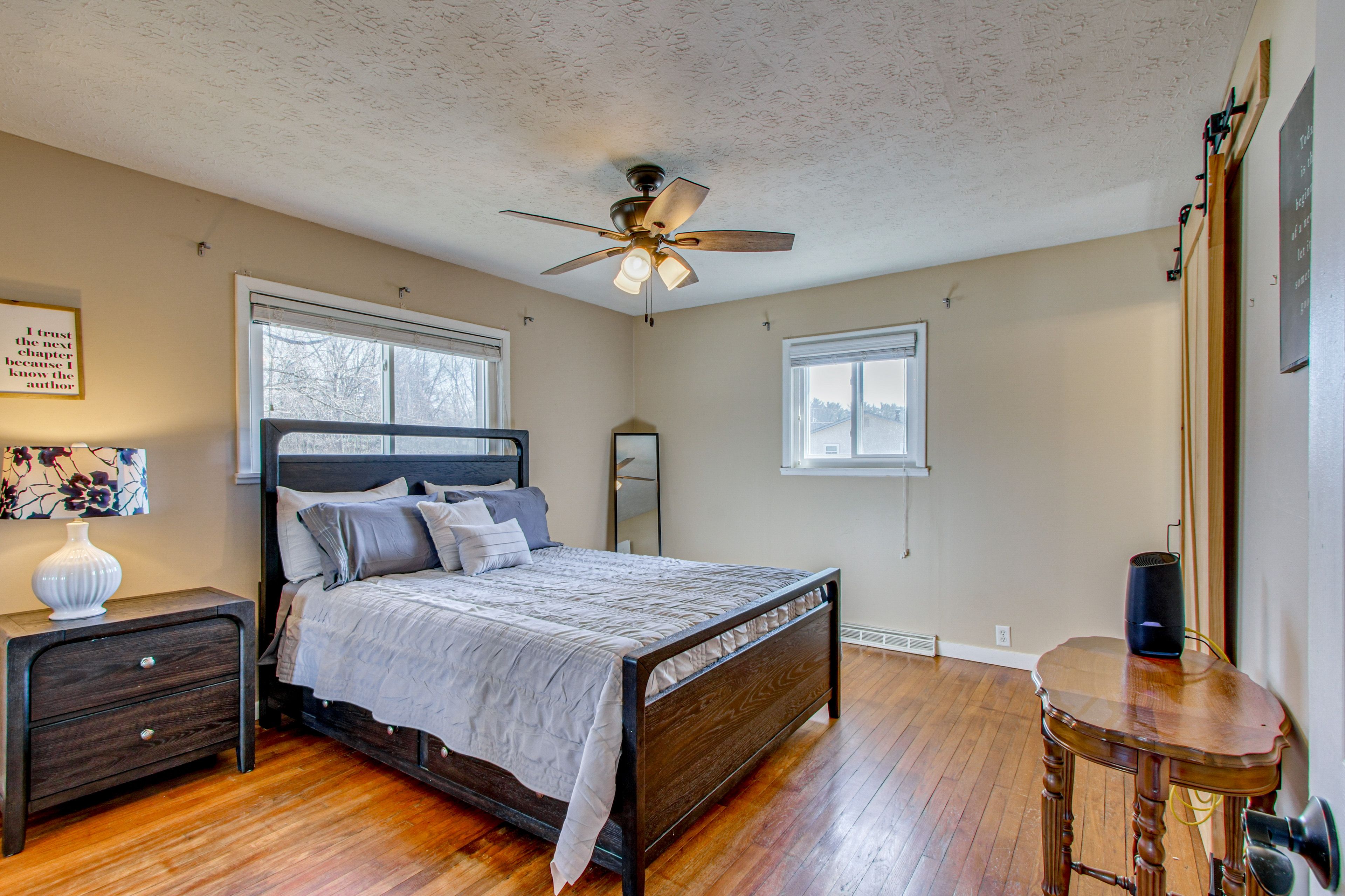 Bedroom 1 | Queen Bed | 1st Floor