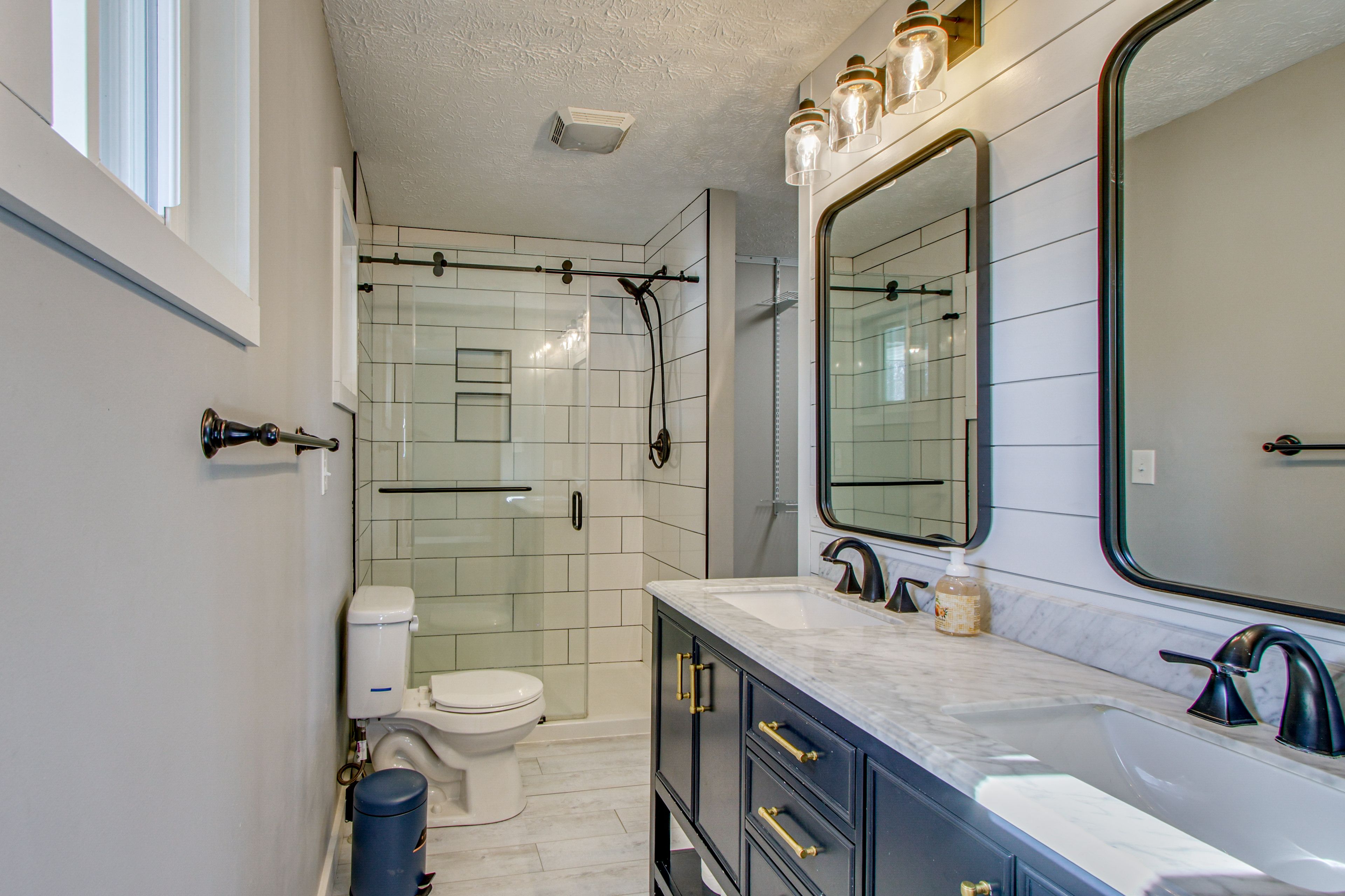 Full Bathroom | 1st Floor