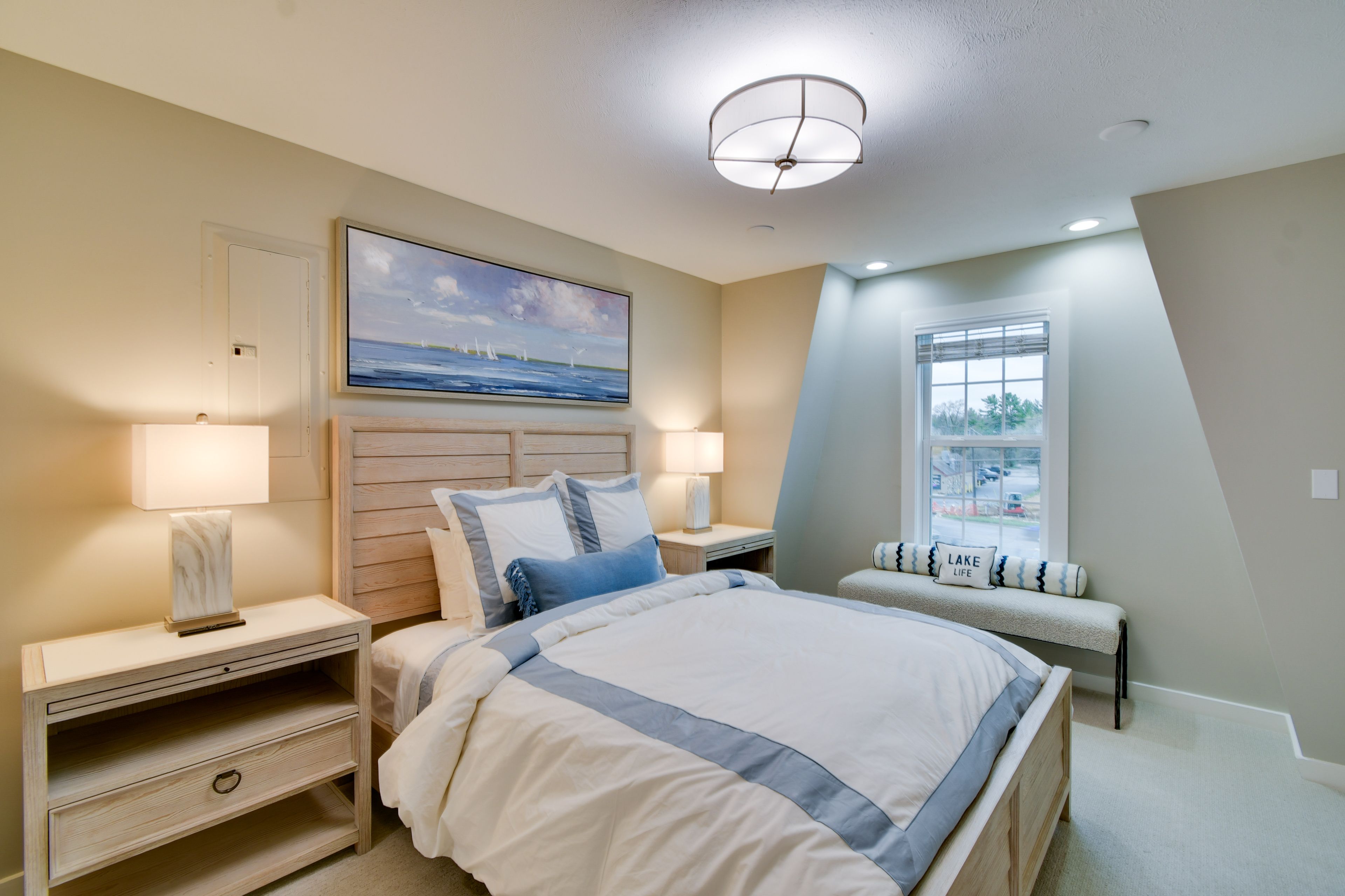 Bedroom 2 | Queen Bed