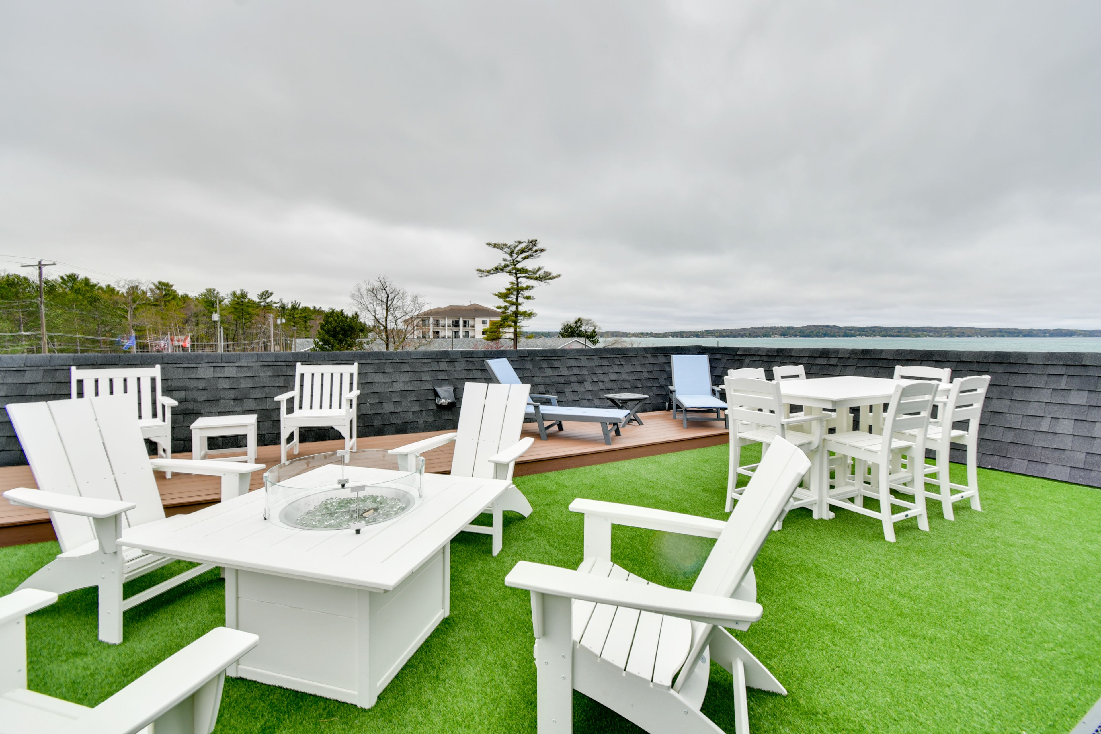 Private Rooftop Deck
